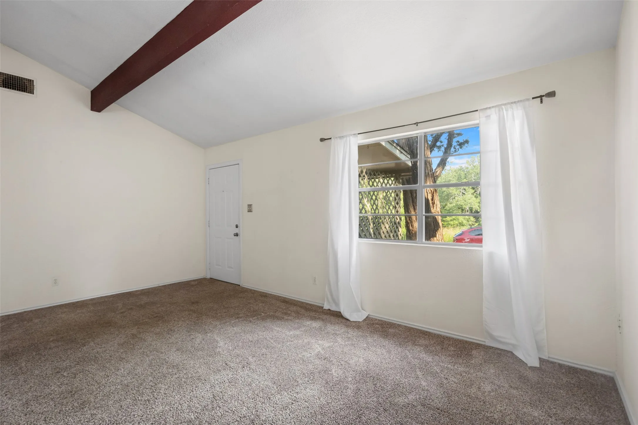 Single Family Residence For Rent in Hood County , 1811 Hidden Valley Road, Granbury, Texas 76049, 2 Bedroom, 1 Bathroom, Garage spaces, 864 Sqft, built in 1979, mls#21403747, Real Estate Agent in Granbury, Homes For Rent in Hood county, Homes For Rent in Granbury, Realtor in Granbury Texas, Real Estate Brokerage Independent Realty Texas, Luminita Cordes Realtor