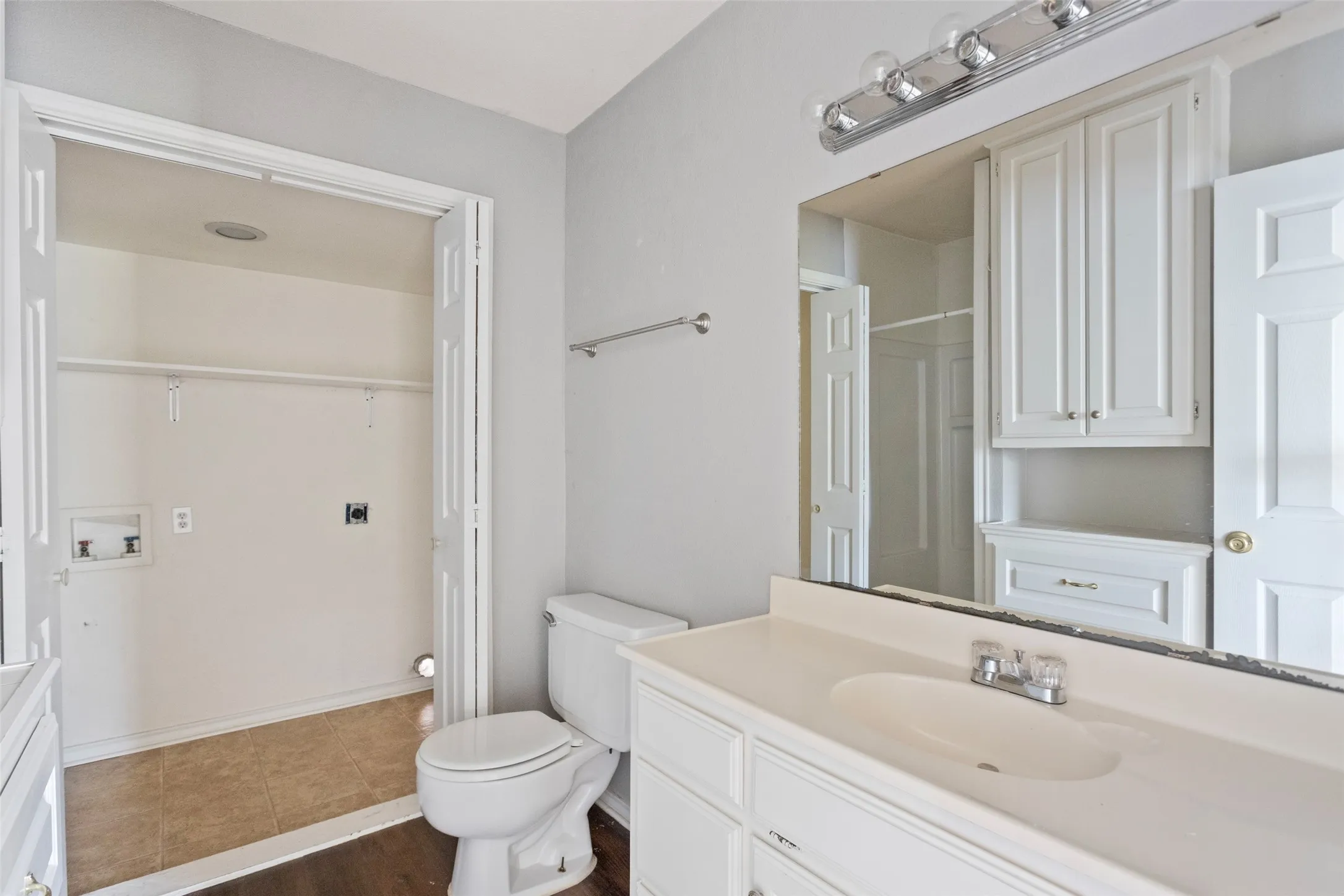 Single Family Residence For Rent in Hood County , 1811 Hidden Valley Road, Granbury, Texas 76049, 2 Bedroom, 1 Bathroom, Garage spaces, 864 Sqft, built in 1979, mls#21403747, Real Estate Agent in Granbury, Homes For Rent in Hood county, Homes For Rent in Granbury, Realtor in Granbury Texas, Real Estate Brokerage Independent Realty Texas, Luminita Cordes Realtor