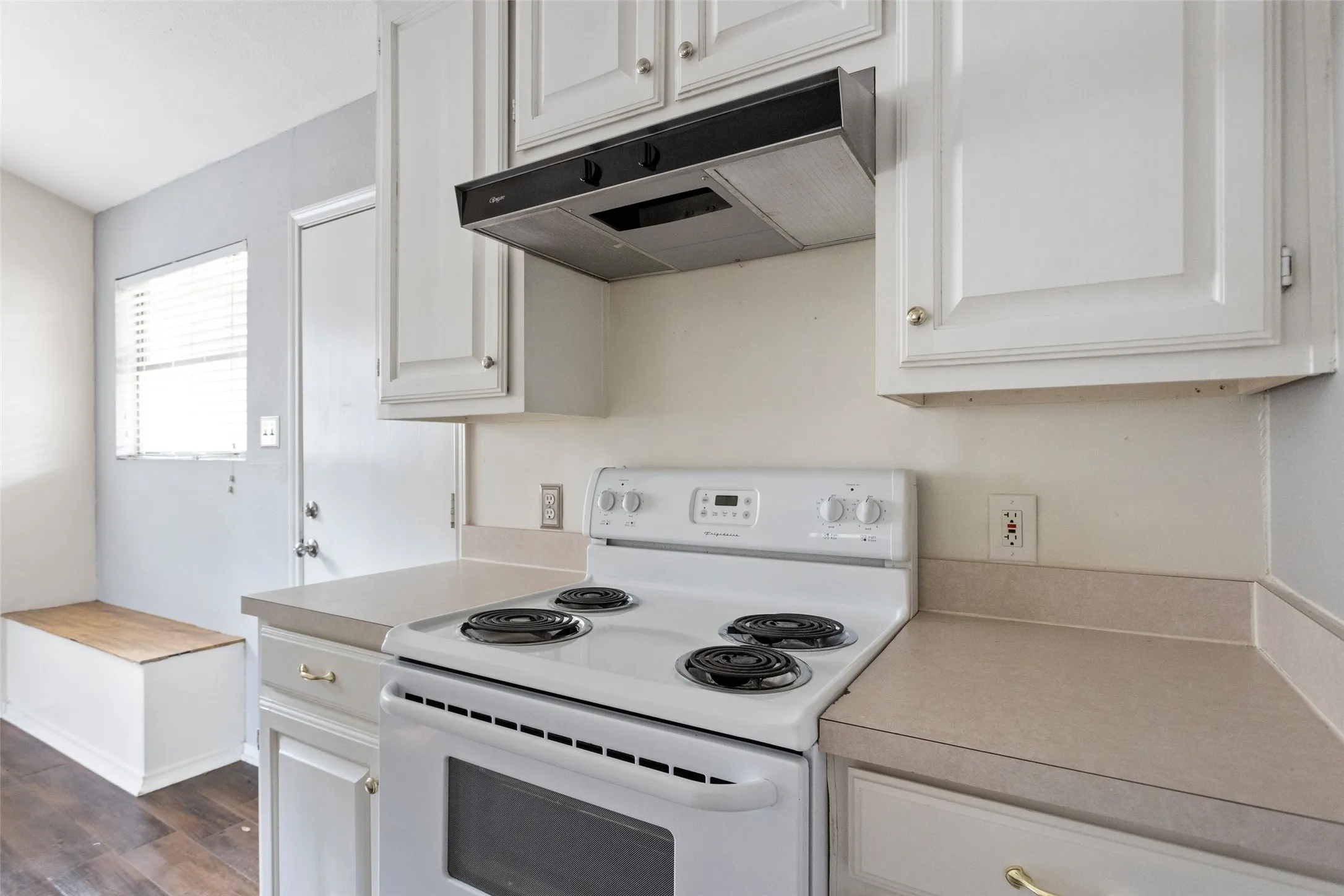 Single Family Residence For Rent in Hood County , 1811 Hidden Valley Road, Granbury, Texas 76049, 2 Bedroom, 1 Bathroom, Garage spaces, 864 Sqft, built in 1979, mls#21403747, Real Estate Agent in Granbury, Homes For Rent in Hood county, Homes For Rent in Granbury, Realtor in Granbury Texas, Real Estate Brokerage Independent Realty Texas, Luminita Cordes Realtor