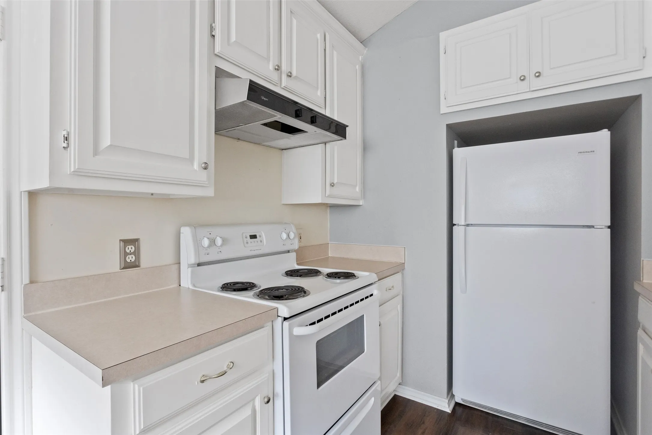 Single Family Residence For Rent in Hood County , 1811 Hidden Valley Road, Granbury, Texas 76049, 2 Bedroom, 1 Bathroom, Garage spaces, 864 Sqft, built in 1979, mls#21403747, Real Estate Agent in Granbury, Homes For Rent in Hood county, Homes For Rent in Granbury, Realtor in Granbury Texas, Real Estate Brokerage Independent Realty Texas, Luminita Cordes Realtor