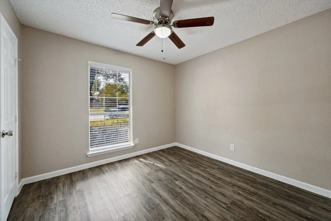 Single Family Residence For Sale in Tarrant County , 1509 Caplin Drive, Arlington, Texas 76018, 4 Bedroom, 2 Bathroom, 1 Garage spaces, 1,900 Sqft, built in 1984, mls#21399060, Real Estate Agent in Arlington, Homes For Sale in Tarrant county, Homes For Sale in Arlington, Realtor in Arlington Texas, Real Estate Brokerage Independent Realty Texas, Luminita Cordes Realtor
