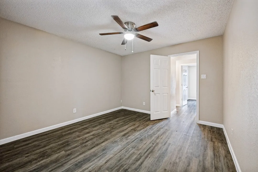 Single Family Residence For Sale in Tarrant County , 1509 Caplin Drive, Arlington, Texas 76018, 4 Bedroom, 2 Bathroom, 1 Garage spaces, 1,900 Sqft, built in 1984, mls#21399060, Real Estate Agent in Arlington, Homes For Sale in Tarrant county, Homes For Sale in Arlington, Realtor in Arlington Texas, Real Estate Brokerage Independent Realty Texas, Luminita Cordes Realtor