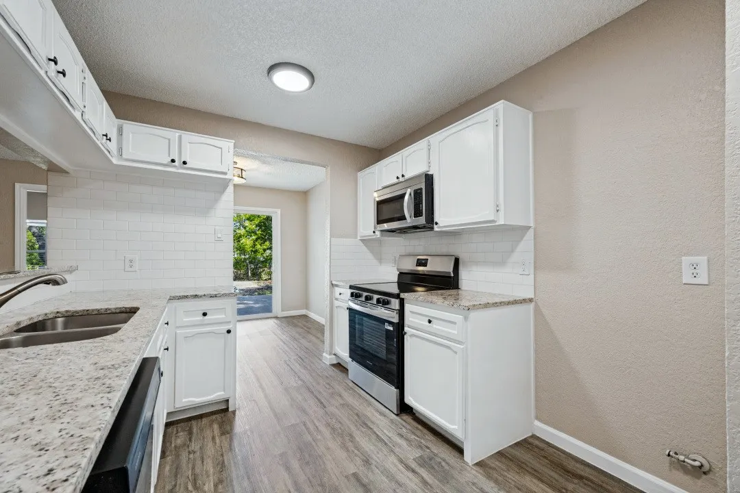 Single Family Residence For Sale in Tarrant County , 1509 Caplin Drive, Arlington, Texas 76018, 4 Bedroom, 2 Bathroom, 1 Garage spaces, 1,900 Sqft, built in 1984, mls#21399060, Real Estate Agent in Arlington, Homes For Sale in Tarrant county, Homes For Sale in Arlington, Realtor in Arlington Texas, Real Estate Brokerage Independent Realty Texas, Luminita Cordes Realtor