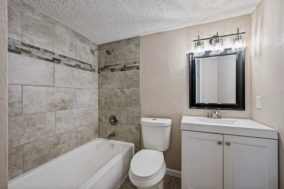 Single Family Residence For Sale in Tarrant County , 1509 Caplin Drive, Arlington, Texas 76018, 4 Bedroom, 2 Bathroom, 1 Garage spaces, 1,900 Sqft, built in 1984, mls#21399060, Real Estate Agent in Arlington, Homes For Sale in Tarrant county, Homes For Sale in Arlington, Realtor in Arlington Texas, Real Estate Brokerage Independent Realty Texas, Luminita Cordes Realtor