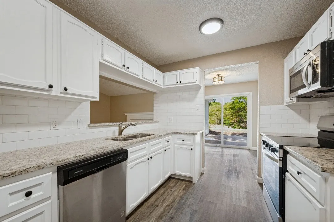 Single Family Residence For Sale in Tarrant County , 1509 Caplin Drive, Arlington, Texas 76018, 4 Bedroom, 2 Bathroom, 1 Garage spaces, 1,900 Sqft, built in 1984, mls#21399060, Real Estate Agent in Arlington, Homes For Sale in Tarrant county, Homes For Sale in Arlington, Realtor in Arlington Texas, Real Estate Brokerage Independent Realty Texas, Luminita Cordes Realtor