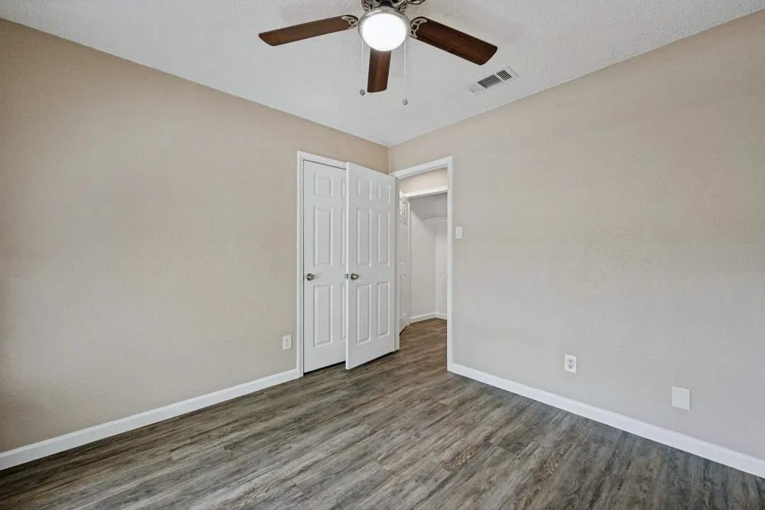 Single Family Residence For Sale in Tarrant County , 1509 Caplin Drive, Arlington, Texas 76018, 4 Bedroom, 2 Bathroom, 1 Garage spaces, 1,900 Sqft, built in 1984, mls#21399060, Real Estate Agent in Arlington, Homes For Sale in Tarrant county, Homes For Sale in Arlington, Realtor in Arlington Texas, Real Estate Brokerage Independent Realty Texas, Luminita Cordes Realtor
