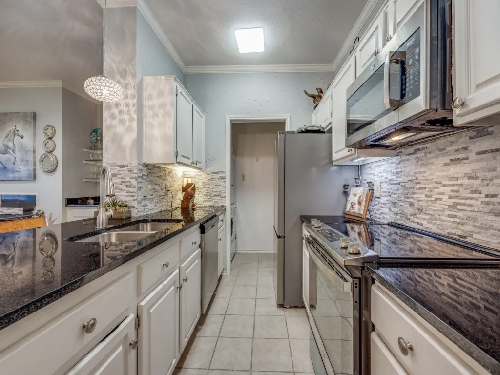 Condominium For Rent in Grayson County , 2164 Tanglewood Boulevard A105, Pottsboro, Texas 75076, 2 Bedroom, 3 Bathroom, Garage spaces, 1,251 Sqft, built in 1985, mls#21403734, Real Estate Agent in Pottsboro, Homes For Rent in Grayson county, Homes For Rent in Pottsboro, Realtor in Pottsboro Texas, Real Estate Brokerage Independent Realty Texas, Luminita Cordes Realtor
