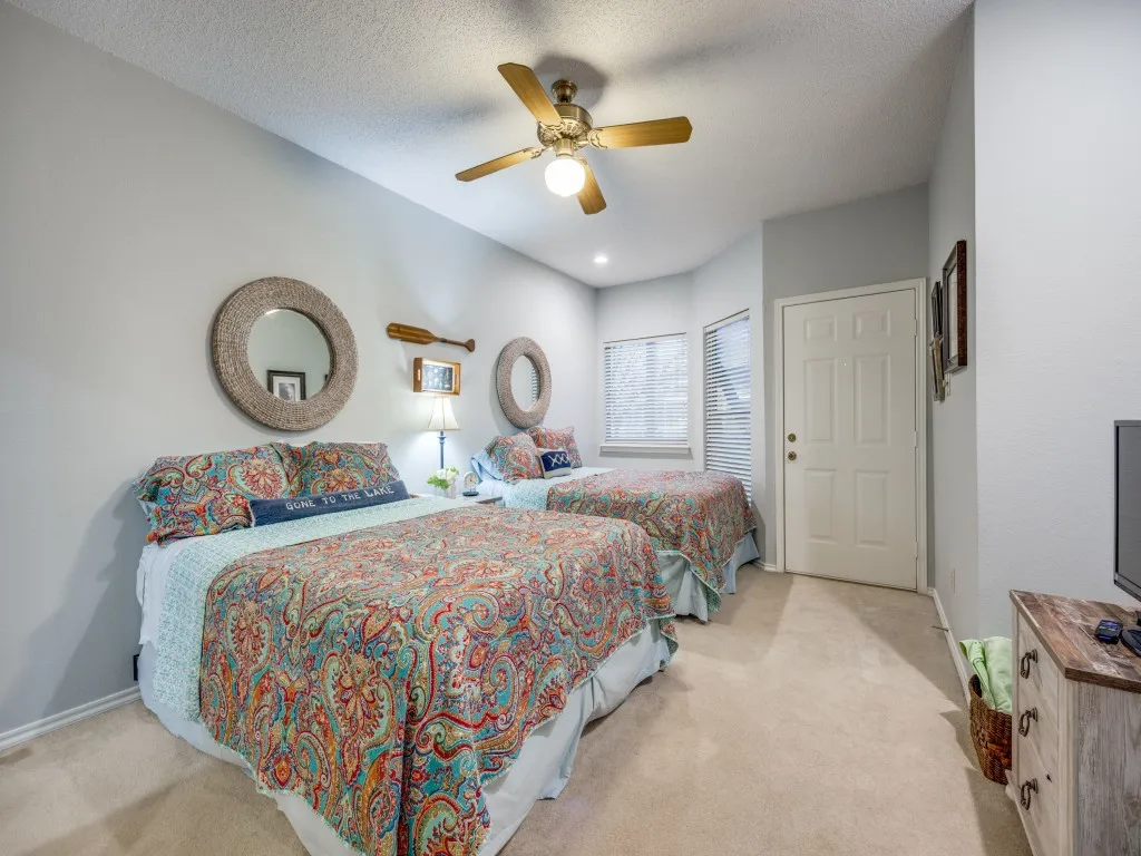 Condominium For Rent in Grayson County , 2164 Tanglewood Boulevard A105, Pottsboro, Texas 75076, 2 Bedroom, 3 Bathroom, Garage spaces, 1,251 Sqft, built in 1985, mls#21403734, Real Estate Agent in Pottsboro, Homes For Rent in Grayson county, Homes For Rent in Pottsboro, Realtor in Pottsboro Texas, Real Estate Brokerage Independent Realty Texas, Luminita Cordes Realtor