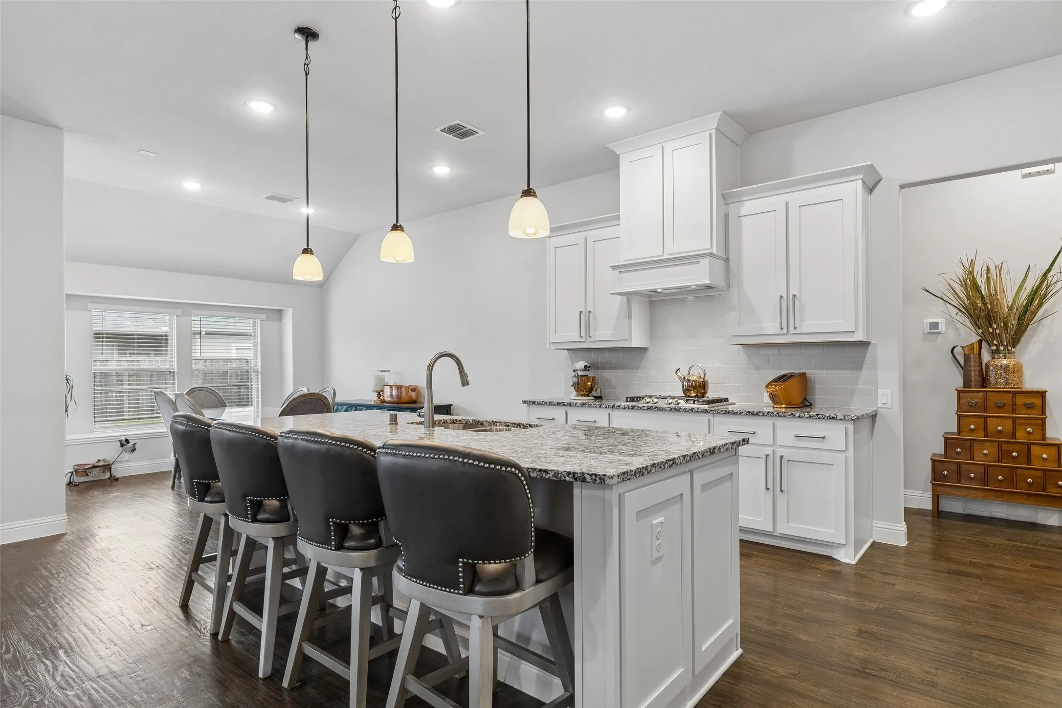 Single Family Residence For Sale in Denton County , 716 New Marion Road, Little Elm, Texas 75068, 4 Bedroom, 3 Bathroom, 2 Garage spaces, 2,521 Sqft, built in 2021, mls#21403151, Real Estate Agent in Little Elm, Homes For Sale in Denton county, Homes For Sale in Little Elm, Realtor in Little Elm Texas, Real Estate Brokerage Independent Realty Texas, Luminita Cordes Realtor