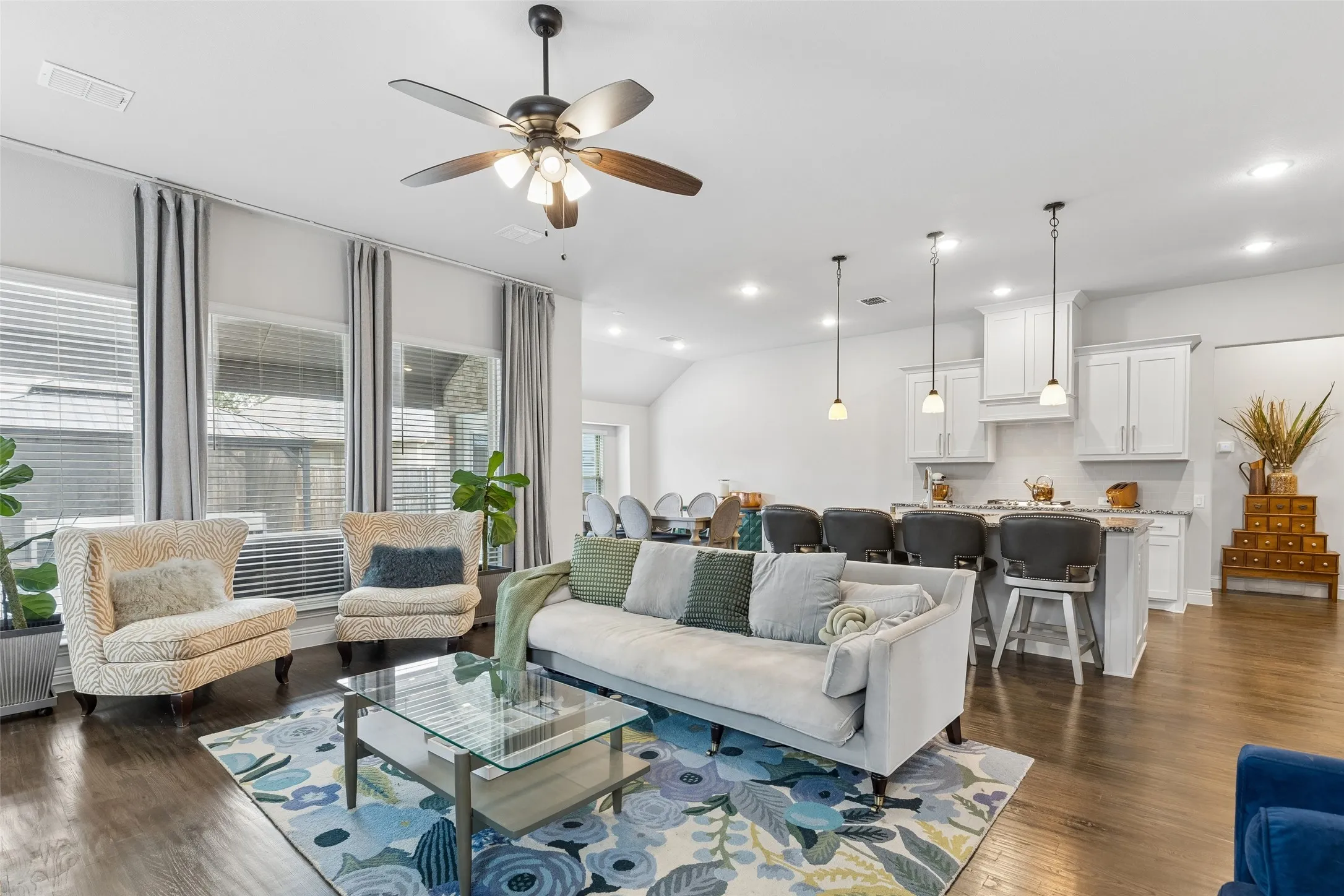 Single Family Residence For Sale in Denton County , 716 New Marion Road, Little Elm, Texas 75068, 4 Bedroom, 3 Bathroom, 2 Garage spaces, 2,521 Sqft, built in 2021, mls#21403151, Real Estate Agent in Little Elm, Homes For Sale in Denton county, Homes For Sale in Little Elm, Realtor in Little Elm Texas, Real Estate Brokerage Independent Realty Texas, Luminita Cordes Realtor
