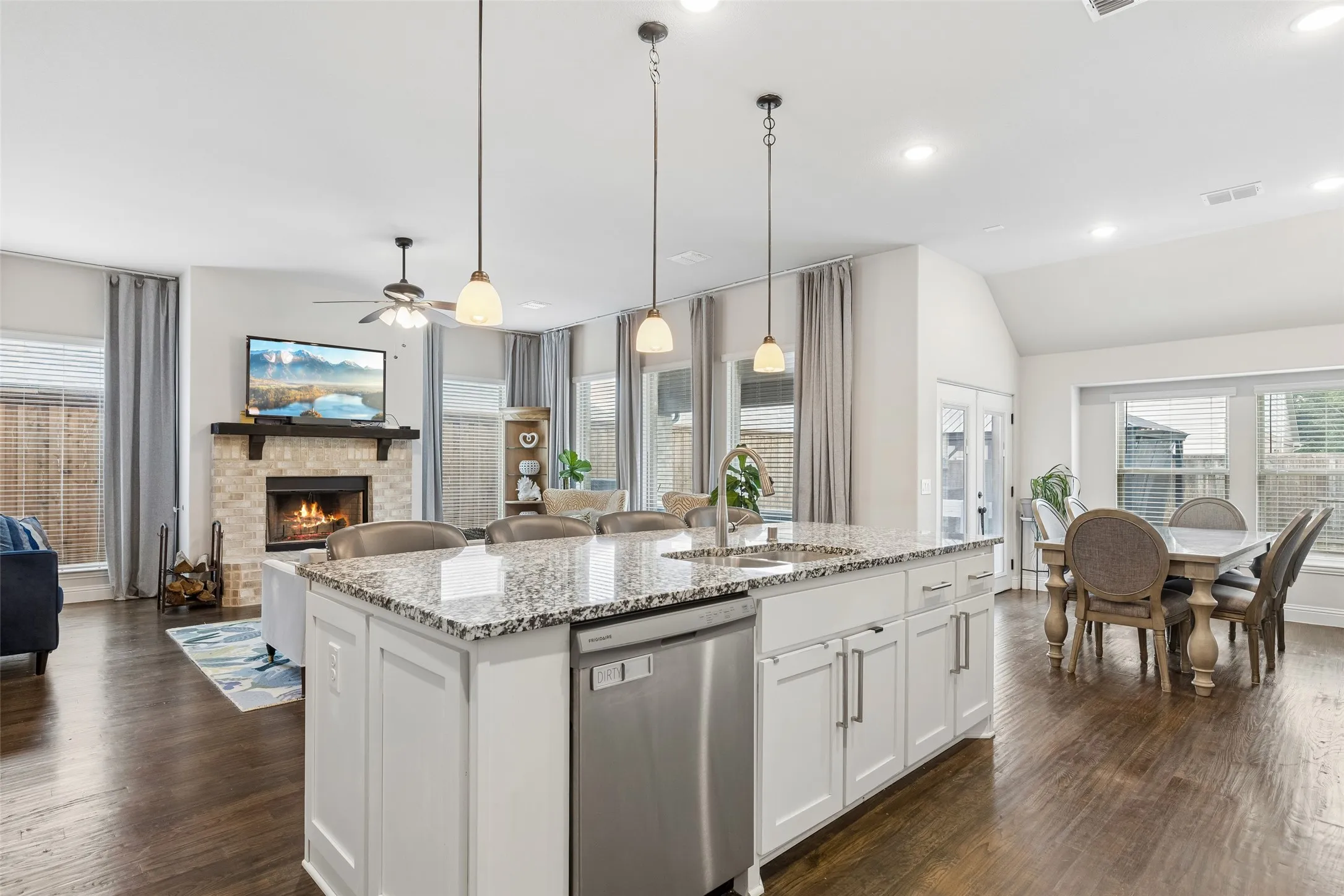 Single Family Residence For Sale in Denton County , 716 New Marion Road, Little Elm, Texas 75068, 4 Bedroom, 3 Bathroom, 2 Garage spaces, 2,521 Sqft, built in 2021, mls#21403151, Real Estate Agent in Little Elm, Homes For Sale in Denton county, Homes For Sale in Little Elm, Realtor in Little Elm Texas, Real Estate Brokerage Independent Realty Texas, Luminita Cordes Realtor