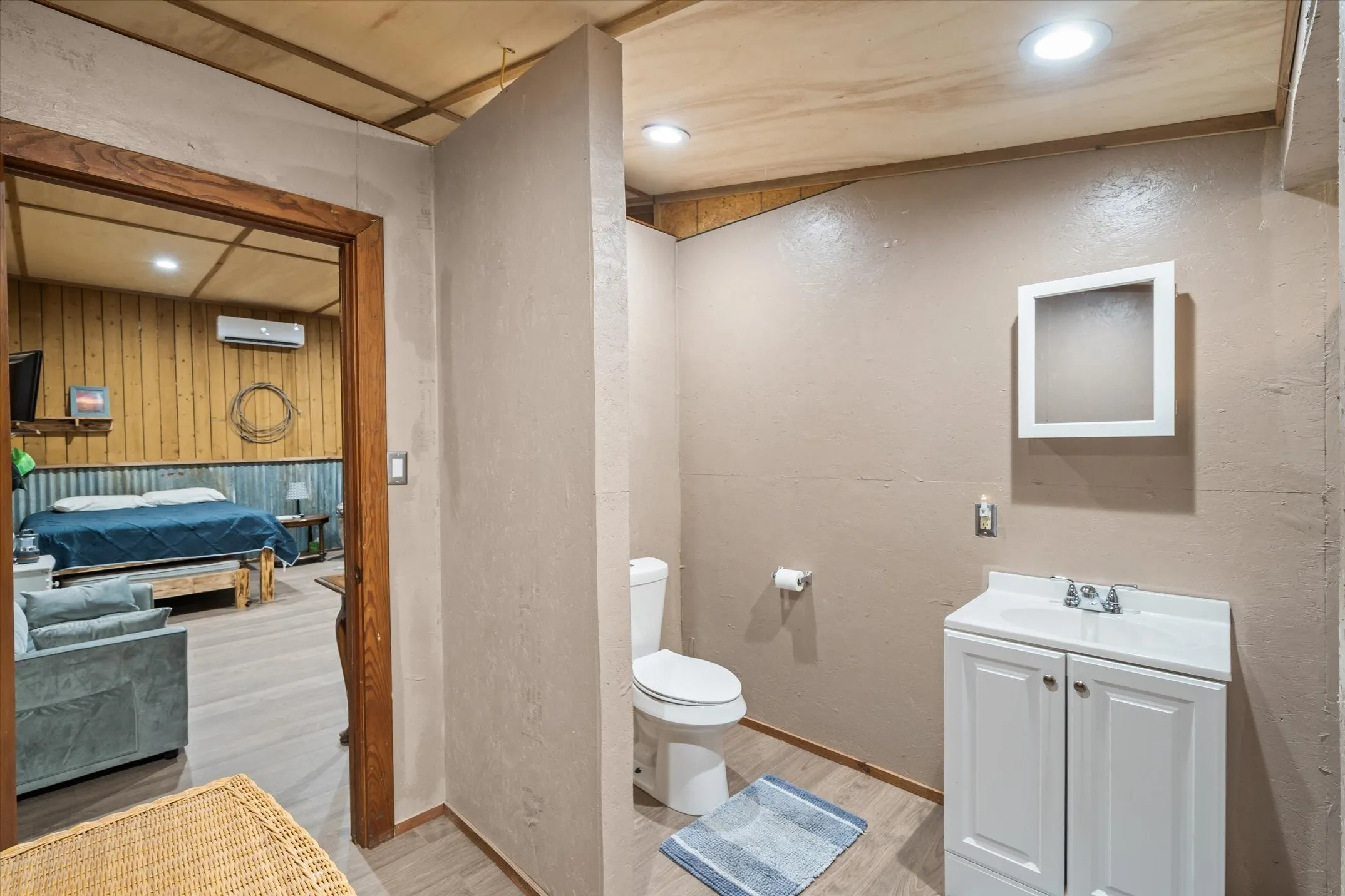 Single Family Residence For Sale in Van Zandt County , 189 VZ County Road 3727, Wills Point, Texas 75169, 1 Bedroom, 1 Bathroom, Garage spaces, 400 Sqft, built in 2023, mls#21393839, Real Estate Agent in Wills Point, Homes For Sale in Van Zandt county, Homes For Sale in Wills Point, Realtor in Wills Point Texas, Real Estate Brokerage Independent Realty Texas, Luminita Cordes Realtor