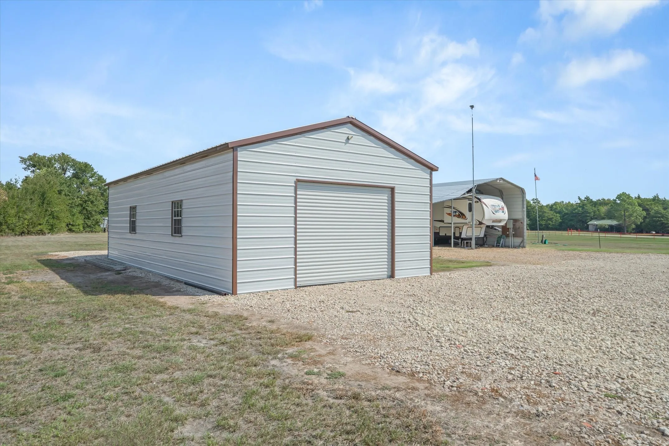 Single Family Residence For Sale in Van Zandt County , 189 VZ County Road 3727, Wills Point, Texas 75169, 1 Bedroom, 1 Bathroom, Garage spaces, 400 Sqft, built in 2023, mls#21393839, Real Estate Agent in Wills Point, Homes For Sale in Van Zandt county, Homes For Sale in Wills Point, Realtor in Wills Point Texas, Real Estate Brokerage Independent Realty Texas, Luminita Cordes Realtor