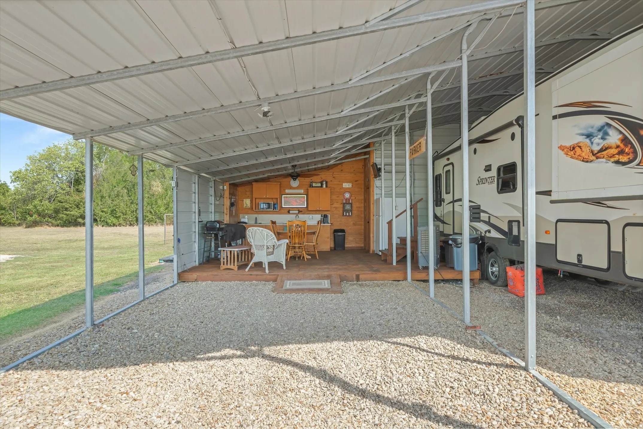 Single Family Residence For Sale in Van Zandt County , 189 VZ County Road 3727, Wills Point, Texas 75169, 1 Bedroom, 1 Bathroom, Garage spaces, 400 Sqft, built in 2023, mls#21393839, Real Estate Agent in Wills Point, Homes For Sale in Van Zandt county, Homes For Sale in Wills Point, Realtor in Wills Point Texas, Real Estate Brokerage Independent Realty Texas, Luminita Cordes Realtor