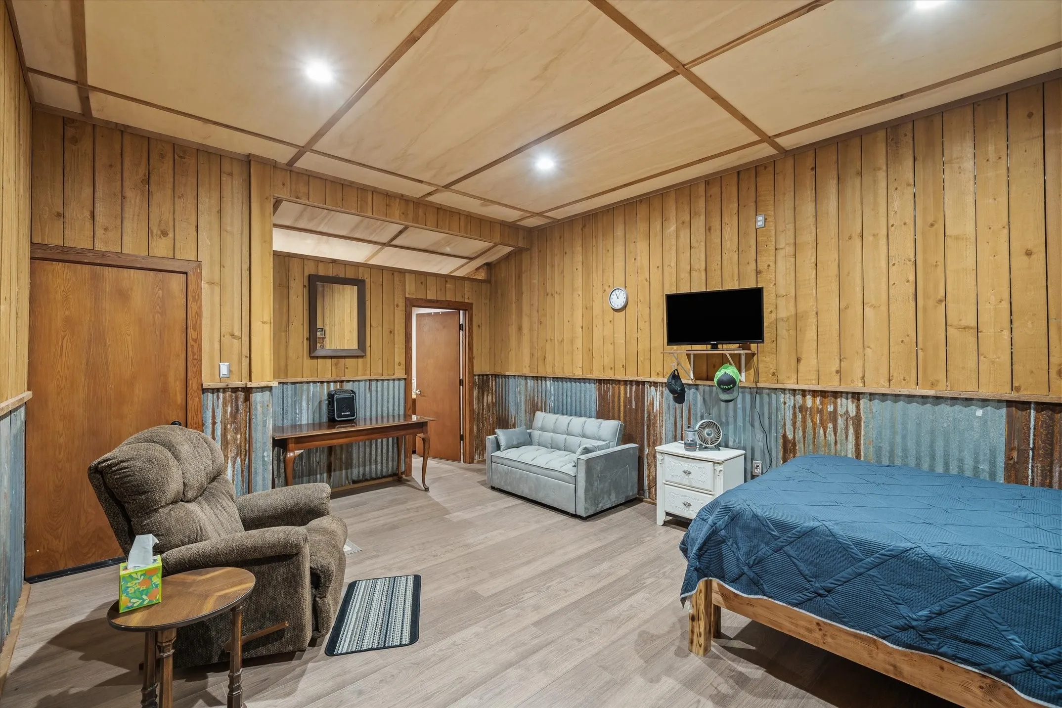 Single Family Residence For Sale in Van Zandt County , 189 VZ County Road 3727, Wills Point, Texas 75169, 1 Bedroom, 1 Bathroom, Garage spaces, 400 Sqft, built in 2023, mls#21393839, Real Estate Agent in Wills Point, Homes For Sale in Van Zandt county, Homes For Sale in Wills Point, Realtor in Wills Point Texas, Real Estate Brokerage Independent Realty Texas, Luminita Cordes Realtor