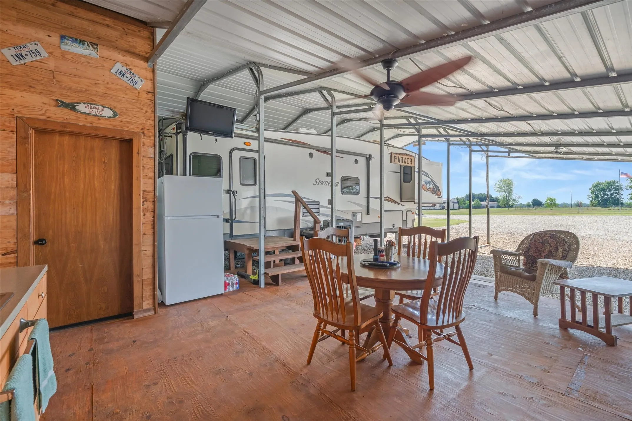 Single Family Residence For Sale in Van Zandt County , 189 VZ County Road 3727, Wills Point, Texas 75169, 1 Bedroom, 1 Bathroom, Garage spaces, 400 Sqft, built in 2023, mls#21393839, Real Estate Agent in Wills Point, Homes For Sale in Van Zandt county, Homes For Sale in Wills Point, Realtor in Wills Point Texas, Real Estate Brokerage Independent Realty Texas, Luminita Cordes Realtor