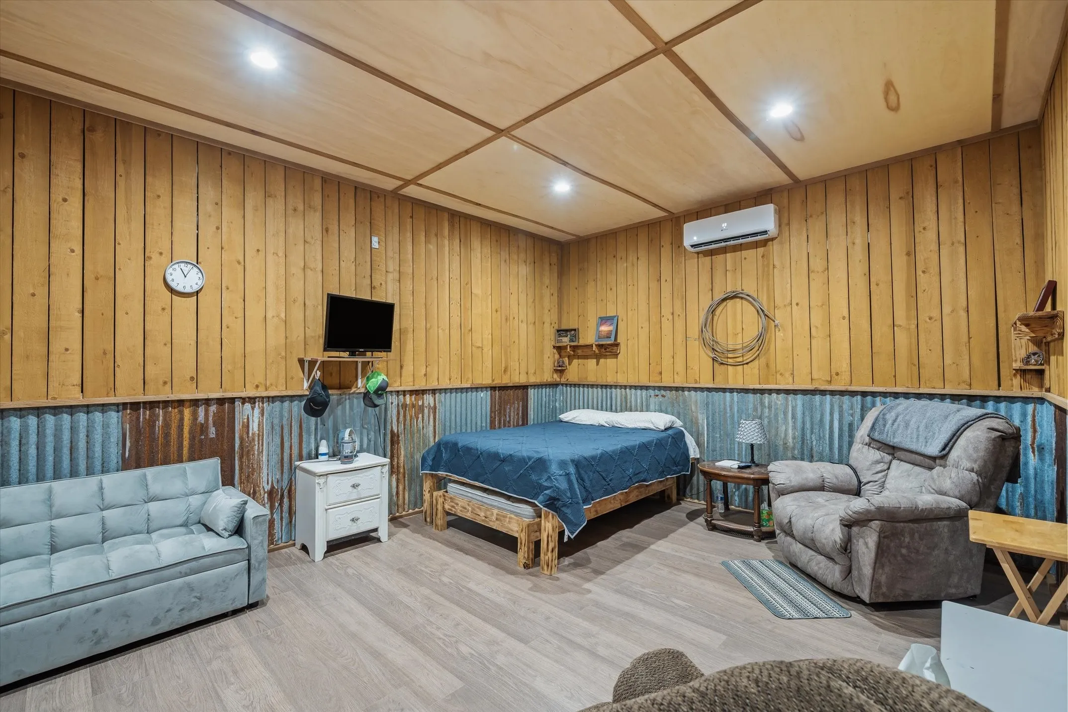 Single Family Residence For Sale in Van Zandt County , 189 VZ County Road 3727, Wills Point, Texas 75169, 1 Bedroom, 1 Bathroom, Garage spaces, 400 Sqft, built in 2023, mls#21393839, Real Estate Agent in Wills Point, Homes For Sale in Van Zandt county, Homes For Sale in Wills Point, Realtor in Wills Point Texas, Real Estate Brokerage Independent Realty Texas, Luminita Cordes Realtor