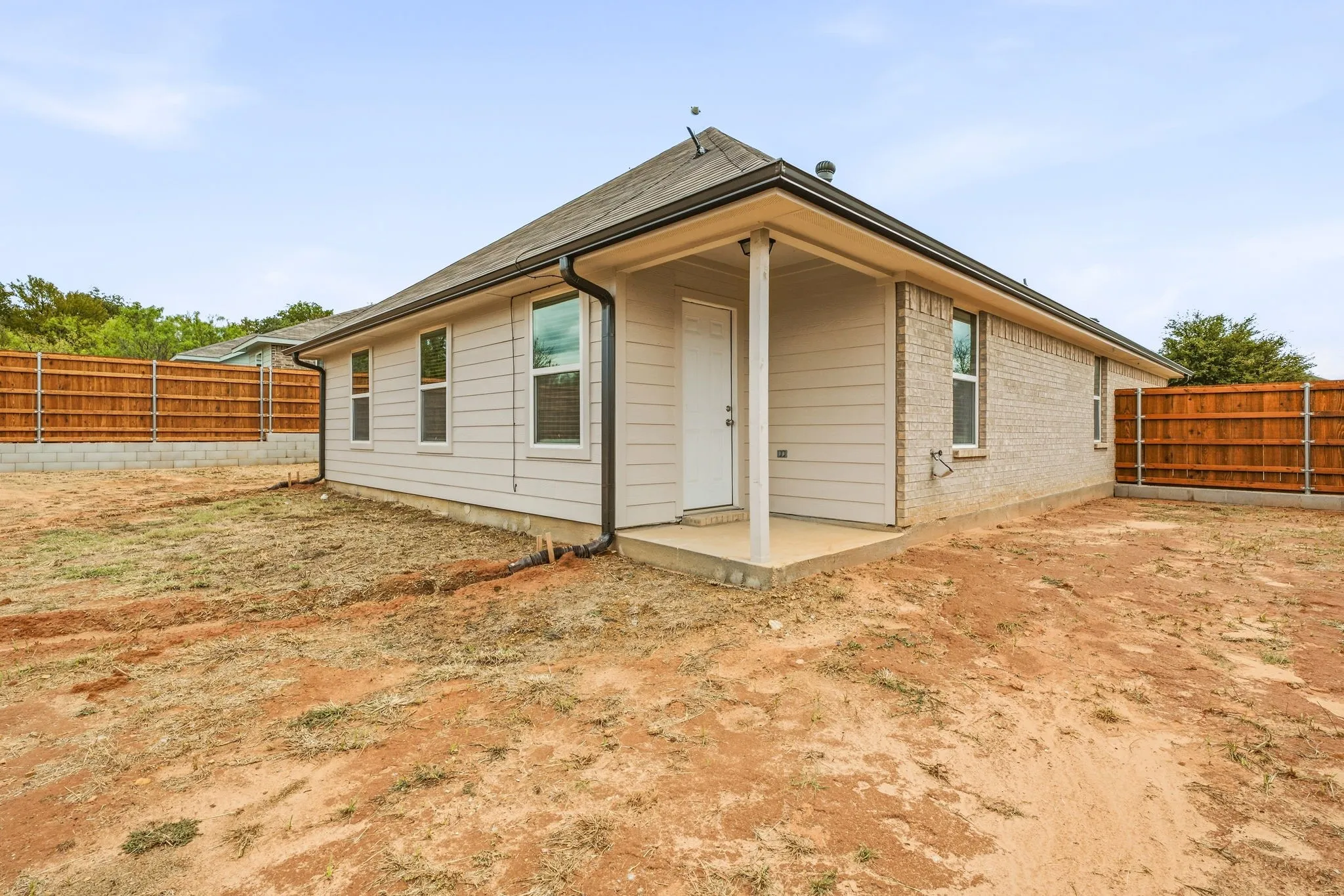 Single Family Residence For Sale in Young County , 1529 Jacqueline Lane, Graham, Texas 76450, 3 Bedroom, 2 Bathroom, 2 Garage spaces, 1,318 Sqft, built in 2024, mls#21403753, Real Estate Agent in Graham, Homes For Sale in Young county, Homes For Sale in Graham, Realtor in Graham Texas, Real Estate Brokerage Independent Realty Texas, Luminita Cordes Realtor