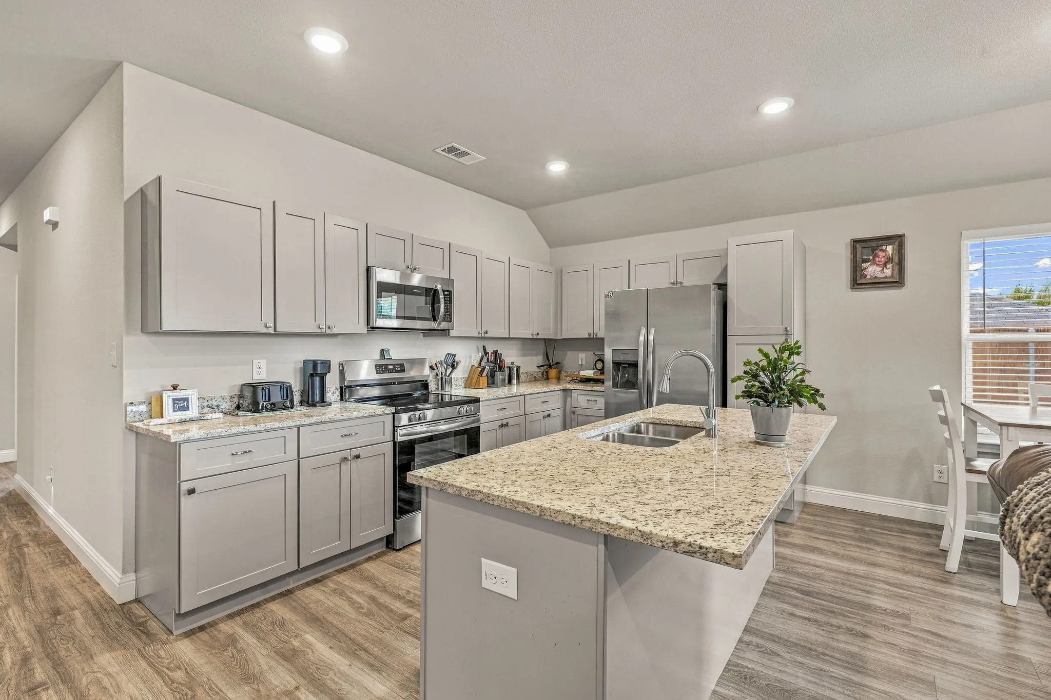 Single Family Residence For Sale in Young County , 1529 Jacqueline Lane, Graham, Texas 76450, 3 Bedroom, 2 Bathroom, 2 Garage spaces, 1,318 Sqft, built in 2024, mls#21403753, Real Estate Agent in Graham, Homes For Sale in Young county, Homes For Sale in Graham, Realtor in Graham Texas, Real Estate Brokerage Independent Realty Texas, Luminita Cordes Realtor