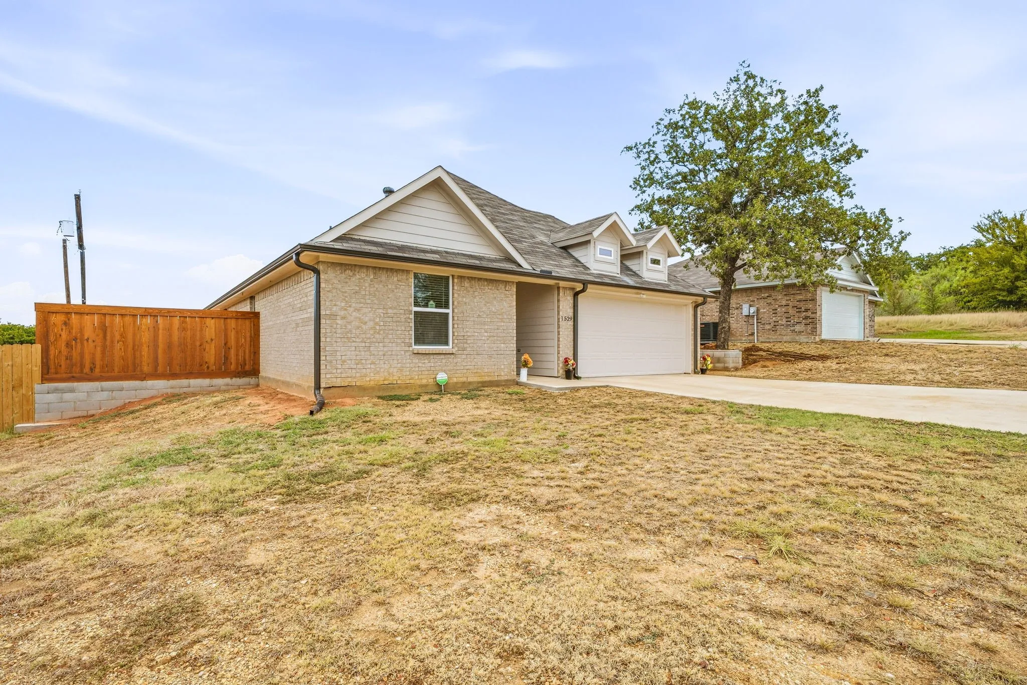 Single Family Residence For Sale in Young County , 1529 Jacqueline Lane, Graham, Texas 76450, 3 Bedroom, 2 Bathroom, 2 Garage spaces, 1,318 Sqft, built in 2024, mls#21403753, Real Estate Agent in Graham, Homes For Sale in Young county, Homes For Sale in Graham, Realtor in Graham Texas, Real Estate Brokerage Independent Realty Texas, Luminita Cordes Realtor