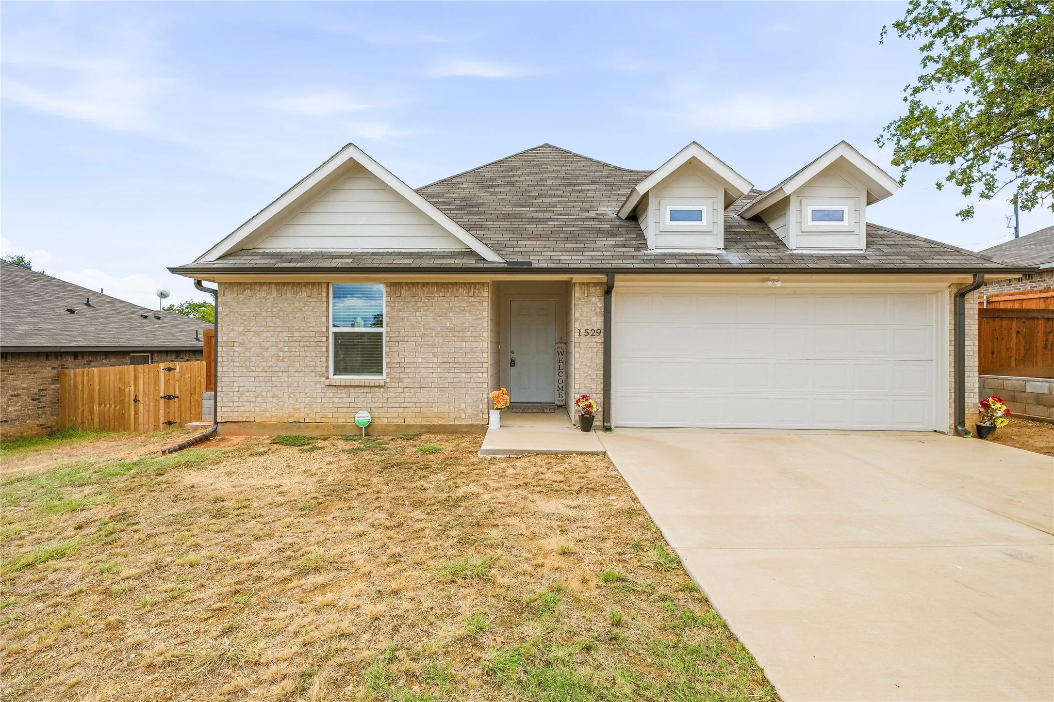 Single Family Residence For Sale in Young County , 1529 Jacqueline Lane, Graham, Texas 76450, 3 Bedroom, 2 Bathroom, 2 Garage spaces, 1,318 Sqft, built in 2024, mls#21403753, Real Estate Agent in Graham, Homes For Sale in Young county, Homes For Sale in Graham, Realtor in Graham Texas, Real Estate Brokerage Independent Realty Texas, Luminita Cordes Realtor