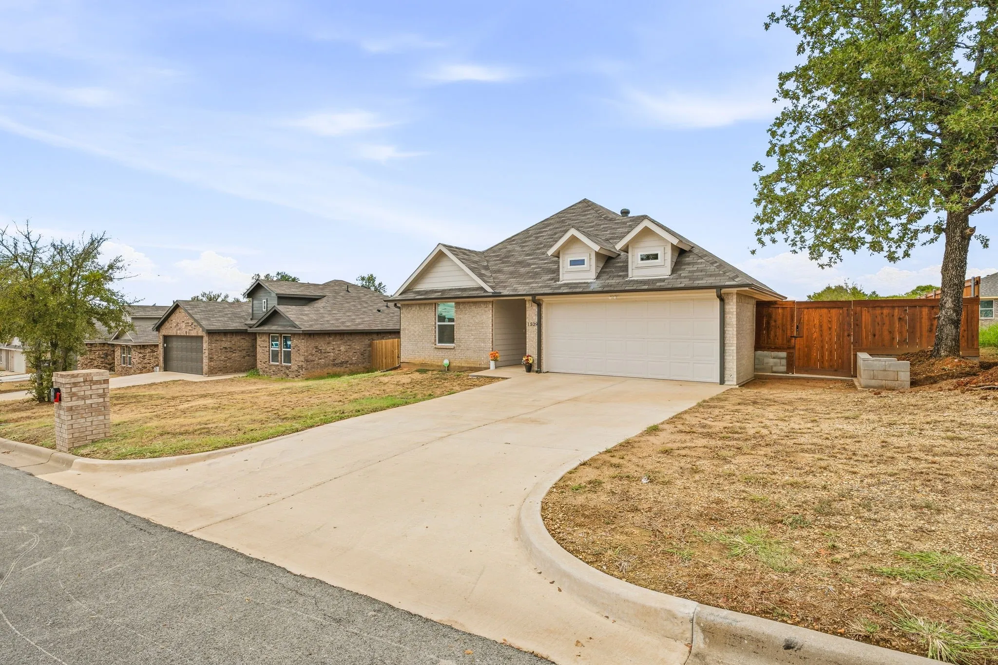 Single Family Residence For Sale in Young County , 1529 Jacqueline Lane, Graham, Texas 76450, 3 Bedroom, 2 Bathroom, 2 Garage spaces, 1,318 Sqft, built in 2024, mls#21403753, Real Estate Agent in Graham, Homes For Sale in Young county, Homes For Sale in Graham, Realtor in Graham Texas, Real Estate Brokerage Independent Realty Texas, Luminita Cordes Realtor