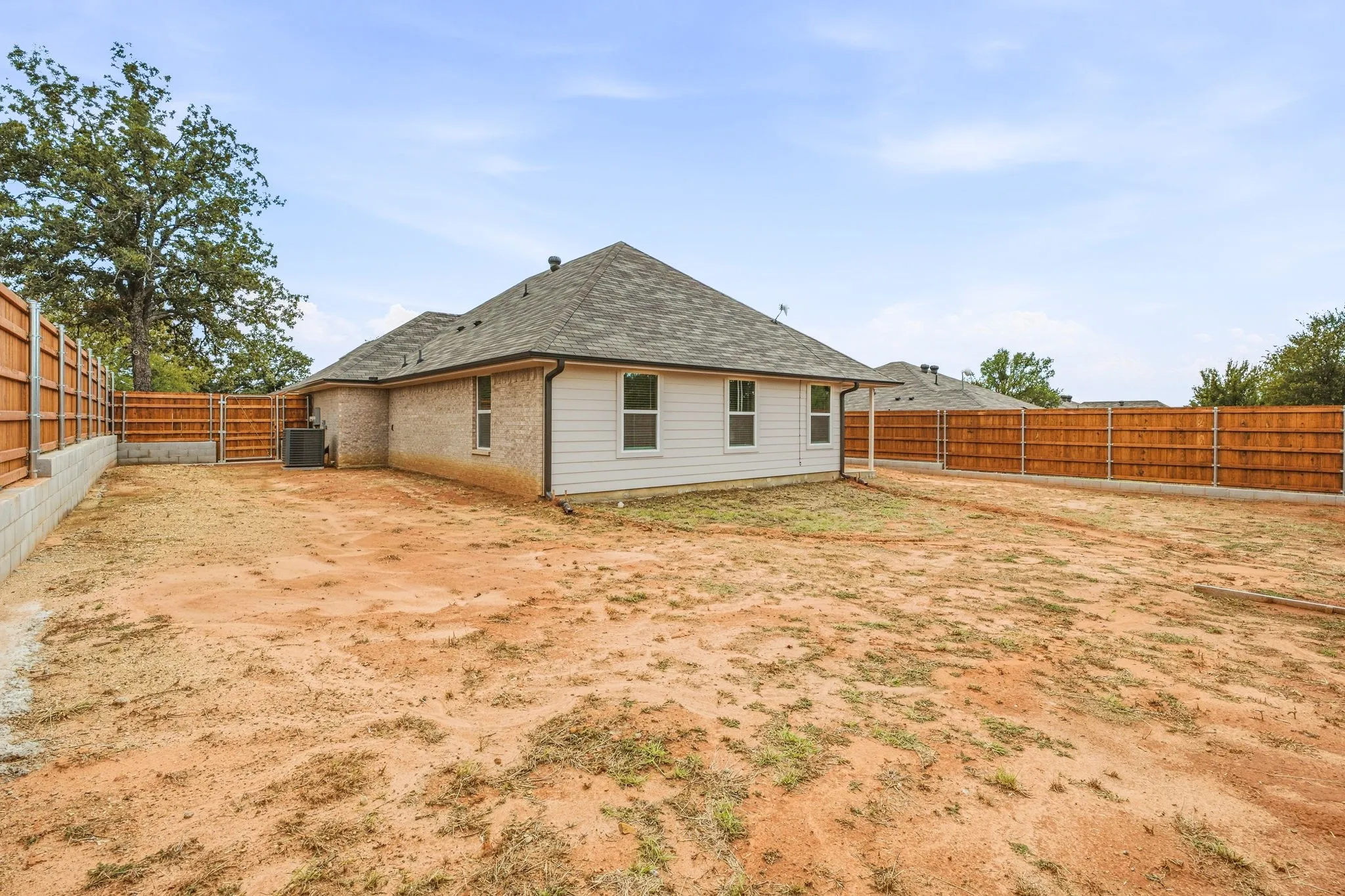 Single Family Residence For Sale in Young County , 1529 Jacqueline Lane, Graham, Texas 76450, 3 Bedroom, 2 Bathroom, 2 Garage spaces, 1,318 Sqft, built in 2024, mls#21403753, Real Estate Agent in Graham, Homes For Sale in Young county, Homes For Sale in Graham, Realtor in Graham Texas, Real Estate Brokerage Independent Realty Texas, Luminita Cordes Realtor
