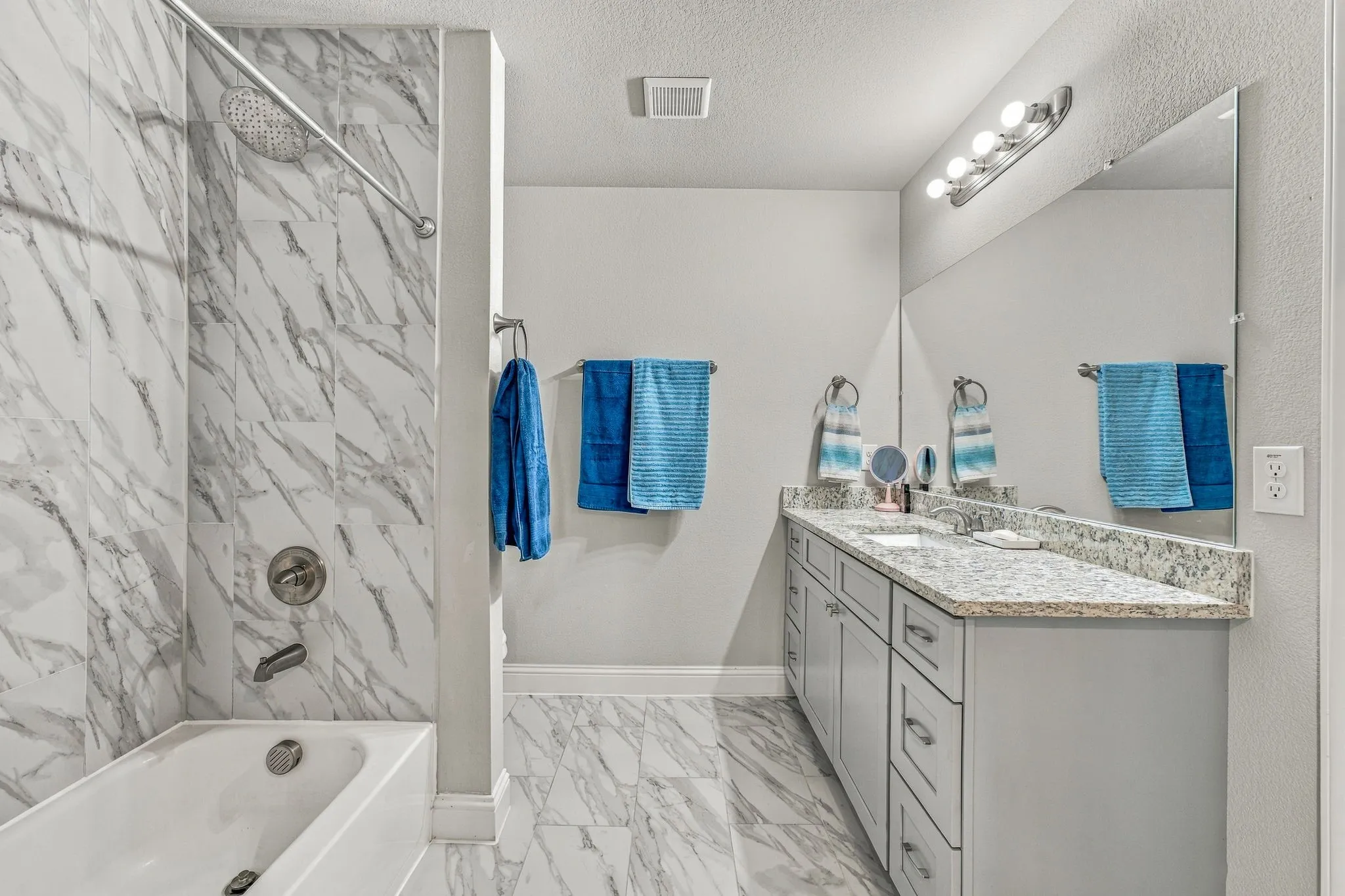 Single Family Residence For Sale in Young County , 1529 Jacqueline Lane, Graham, Texas 76450, 3 Bedroom, 2 Bathroom, 2 Garage spaces, 1,318 Sqft, built in 2024, mls#21403753, Real Estate Agent in Graham, Homes For Sale in Young county, Homes For Sale in Graham, Realtor in Graham Texas, Real Estate Brokerage Independent Realty Texas, Luminita Cordes Realtor
