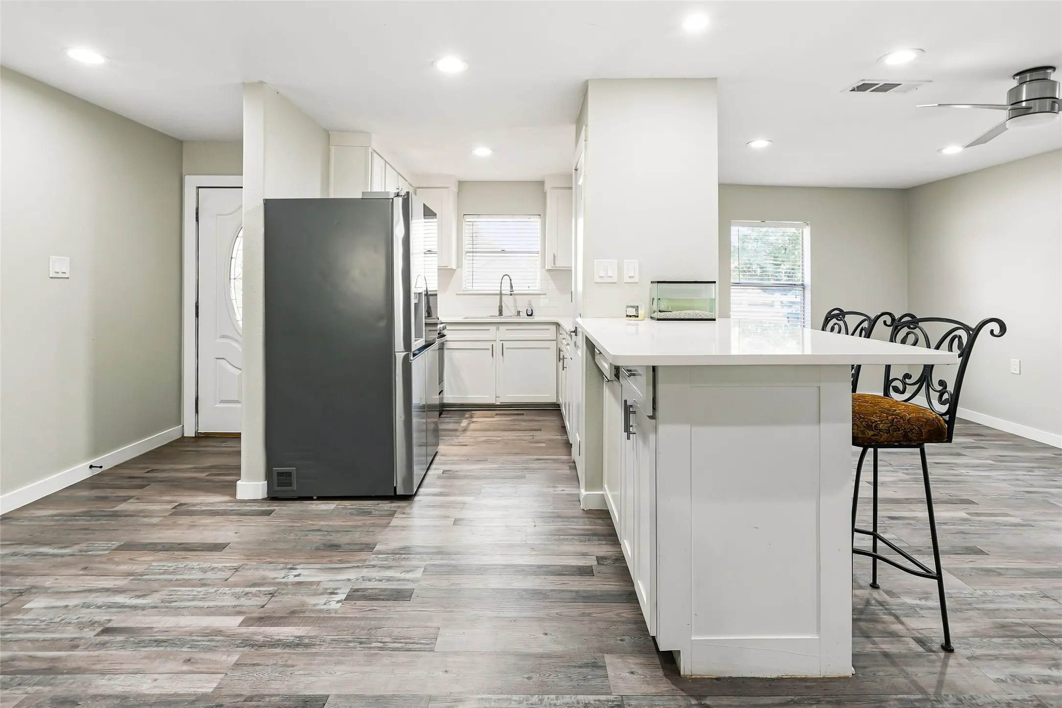 Single Family Residence For Sale in Navarro County , 3510 NORTHPARK DR., Corsicana, Texas 75110, 3 Bedroom, 2 Bathroom, Garage spaces, 1,581 Sqft, built in 1969, mls#21403752, Real Estate Agent in Corsicana, Homes For Sale in Navarro county, Homes For Sale in Corsicana, Realtor in Corsicana Texas, Real Estate Brokerage Independent Realty Texas, Luminita Cordes Realtor