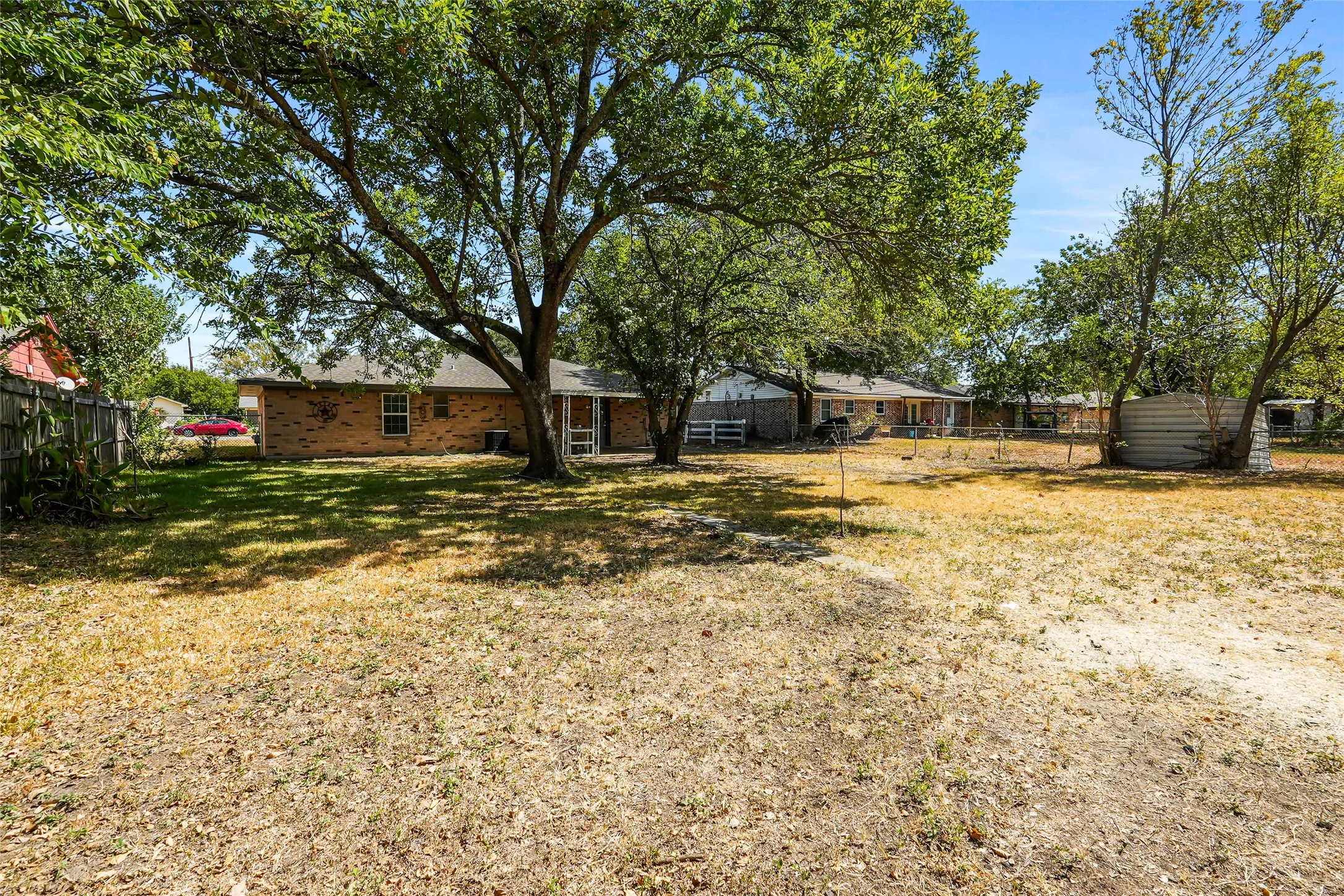 Single Family Residence For Sale in Navarro County , 3510 NORTHPARK DR., Corsicana, Texas 75110, 3 Bedroom, 2 Bathroom, Garage spaces, 1,581 Sqft, built in 1969, mls#21403752, Real Estate Agent in Corsicana, Homes For Sale in Navarro county, Homes For Sale in Corsicana, Realtor in Corsicana Texas, Real Estate Brokerage Independent Realty Texas, Luminita Cordes Realtor