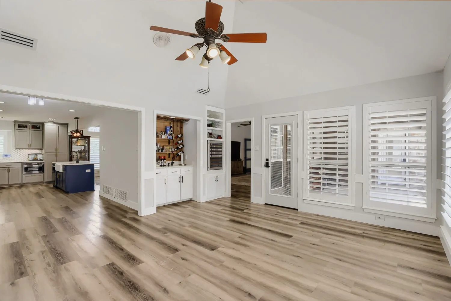 Single Family Residence For Sale in Ellis County , 617 Buckboard Street, Ovilla, Texas 75154, 4 Bedroom, 3 Bathroom, 2 Garage spaces, 2,488 Sqft, built in 1984, mls#21380686, Real Estate Agent in Ovilla, Homes For Sale in Ellis county, Homes For Sale in Ovilla, Realtor in Ovilla Texas, Real Estate Brokerage Independent Realty Texas, Luminita Cordes Realtor