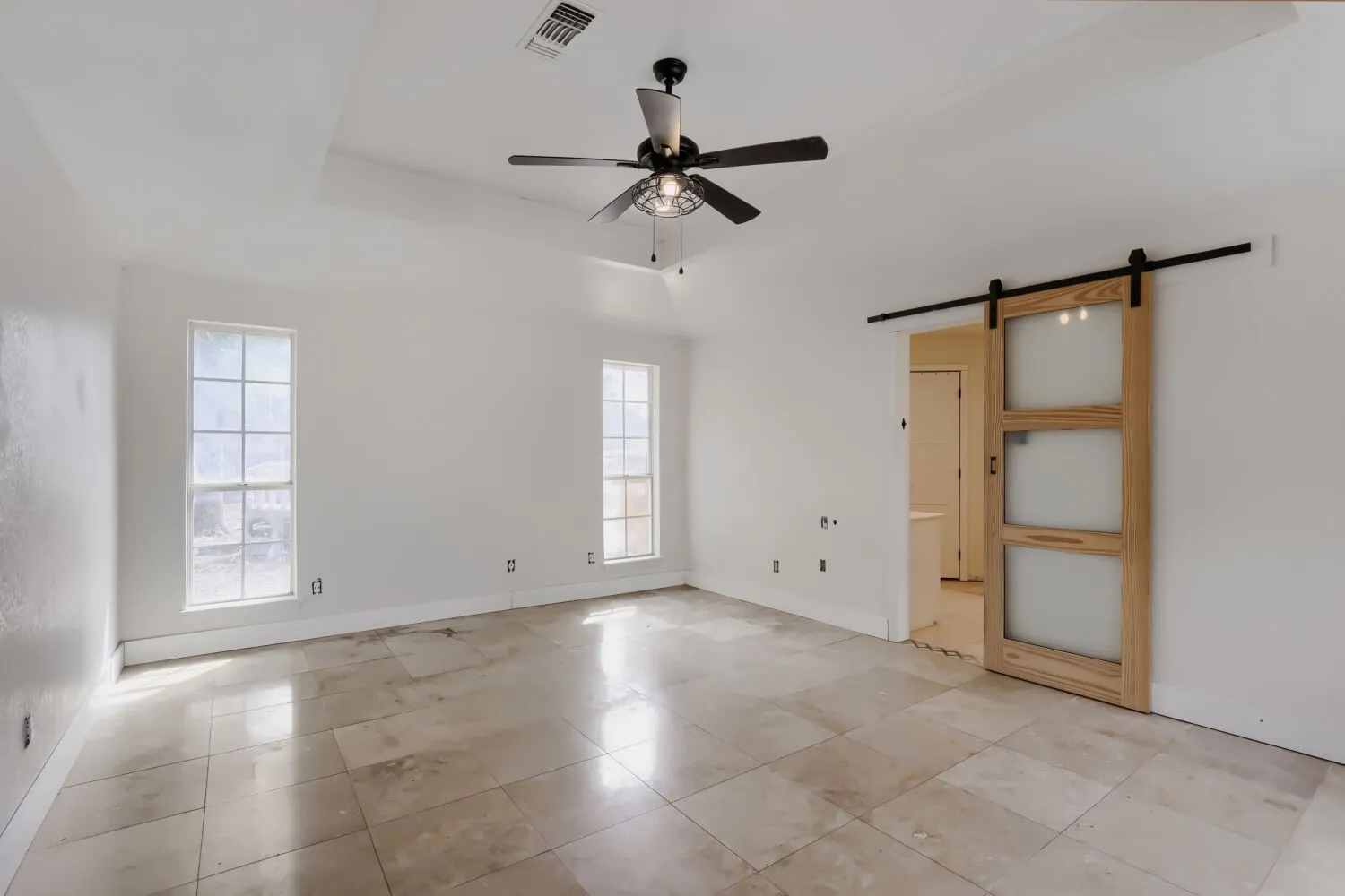 Single Family Residence For Sale in Ellis County , 617 Buckboard Street, Ovilla, Texas 75154, 4 Bedroom, 3 Bathroom, 2 Garage spaces, 2,488 Sqft, built in 1984, mls#21380686, Real Estate Agent in Ovilla, Homes For Sale in Ellis county, Homes For Sale in Ovilla, Realtor in Ovilla Texas, Real Estate Brokerage Independent Realty Texas, Luminita Cordes Realtor