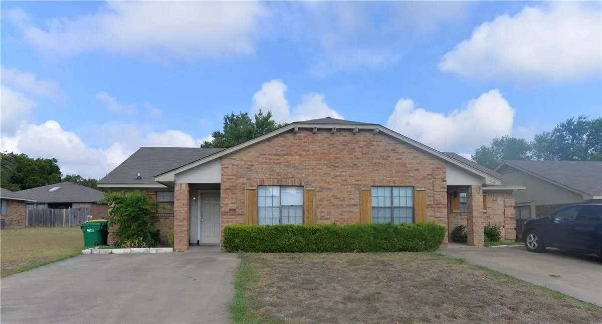 Duplex For Rent in Dallas County , 1719 Dynasty Drive, Glenn Heights, Texas 75154, 2 Bedroom, 2 Bathroom, Garage spaces, 1,022 Sqft, built in 1985, mls#21403756, Real Estate Agent in Glenn Heights, Homes For Rent in Dallas county, Homes For Rent in Glenn Heights, Realtor in Glenn Heights Texas, Real Estate Brokerage Independent Realty Texas, Luminita Cordes Realtor