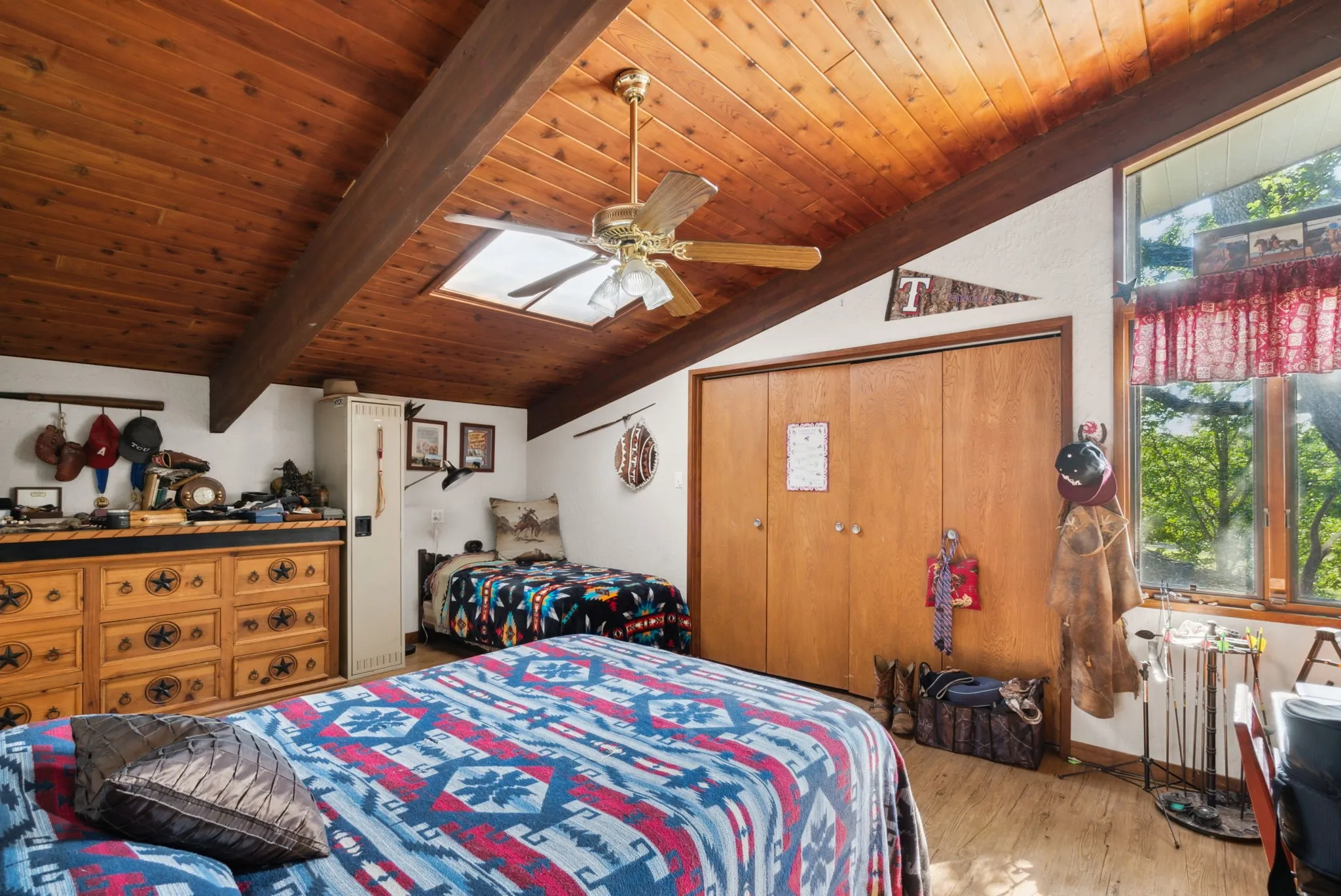Farm For Sale in Parker County , 2710 Advance Road, Weatherford, Texas 76088, 3 Bedroom, 4 Bathroom, Garage spaces, 3,696 Sqft, built in 1987, mls#21403755, Real Estate Agent in Weatherford, Homes For Sale in Parker county, Homes For Sale in Weatherford, Realtor in Weatherford Texas, Real Estate Brokerage Independent Realty Texas, Luminita Cordes Realtor