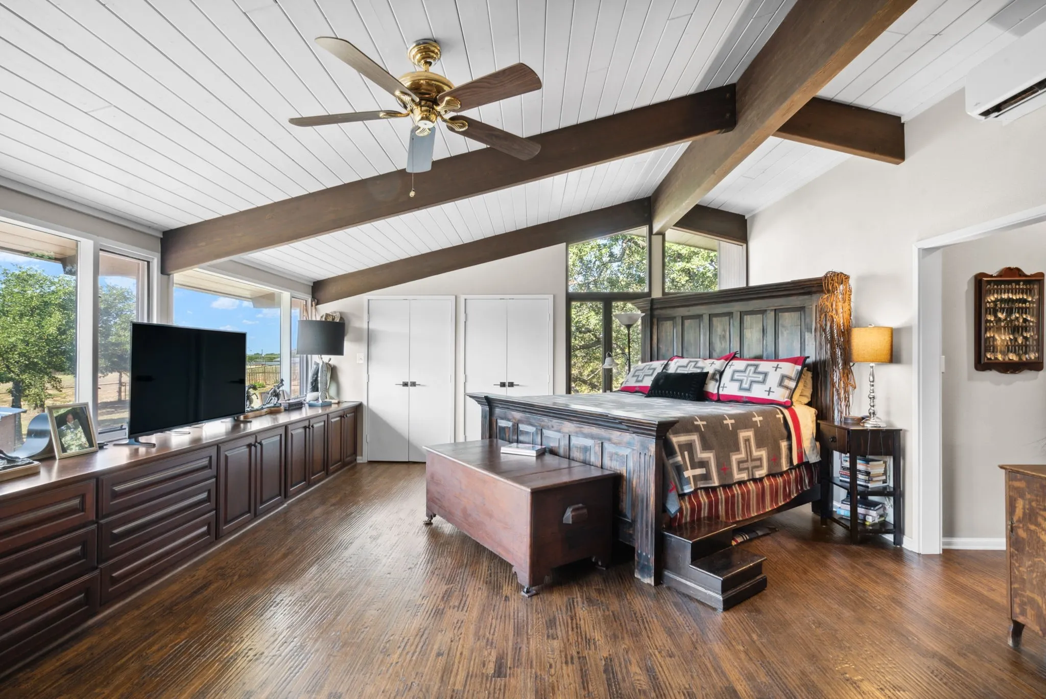 Farm For Sale in Parker County , 2710 Advance Road, Weatherford, Texas 76088, 3 Bedroom, 4 Bathroom, Garage spaces, 3,696 Sqft, built in 1987, mls#21403755, Real Estate Agent in Weatherford, Homes For Sale in Parker county, Homes For Sale in Weatherford, Realtor in Weatherford Texas, Real Estate Brokerage Independent Realty Texas, Luminita Cordes Realtor