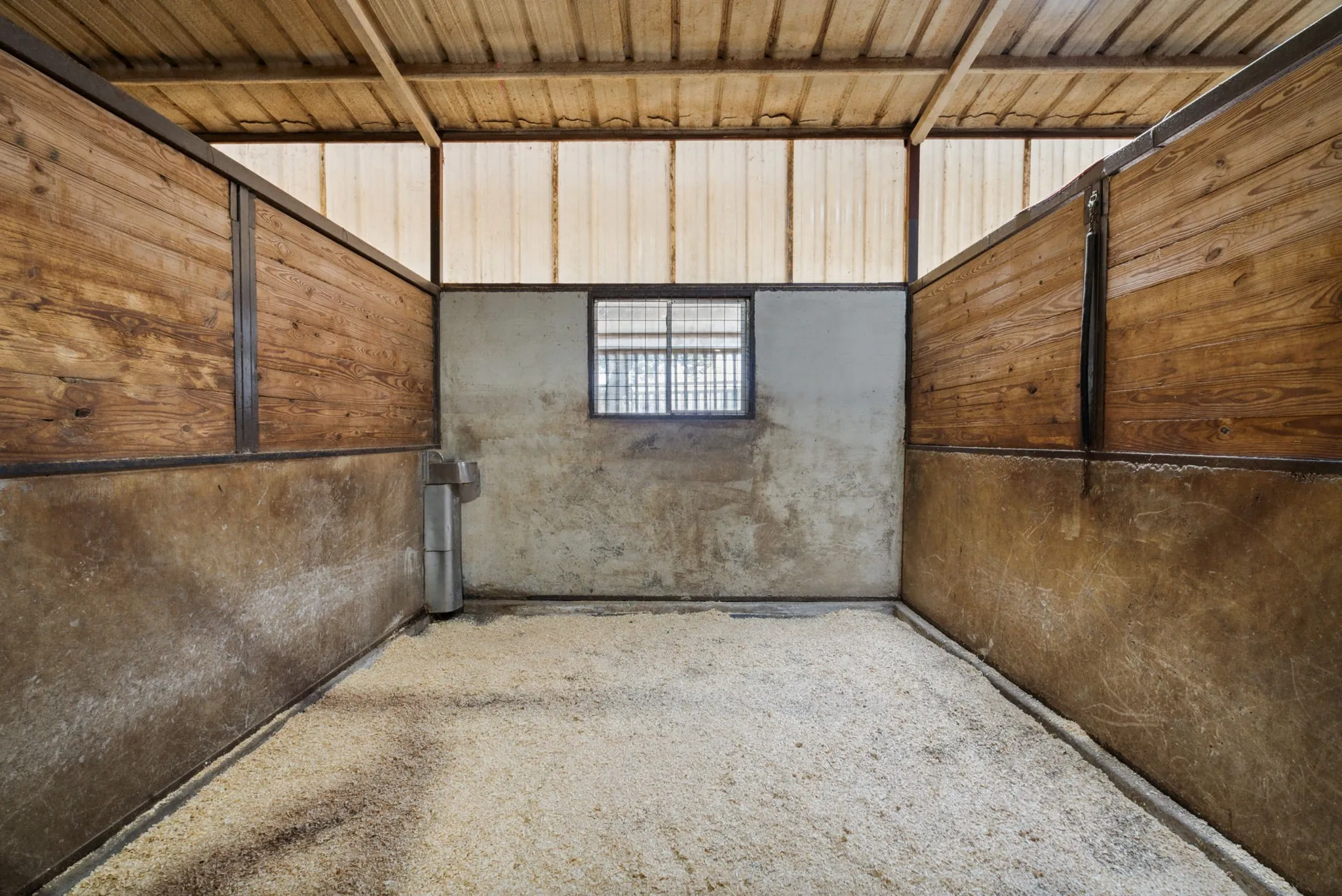 Farm For Sale in Parker County , 2710 Advance Road, Weatherford, Texas 76088, 3 Bedroom, 4 Bathroom, Garage spaces, 3,696 Sqft, built in 1987, mls#21403755, Real Estate Agent in Weatherford, Homes For Sale in Parker county, Homes For Sale in Weatherford, Realtor in Weatherford Texas, Real Estate Brokerage Independent Realty Texas, Luminita Cordes Realtor