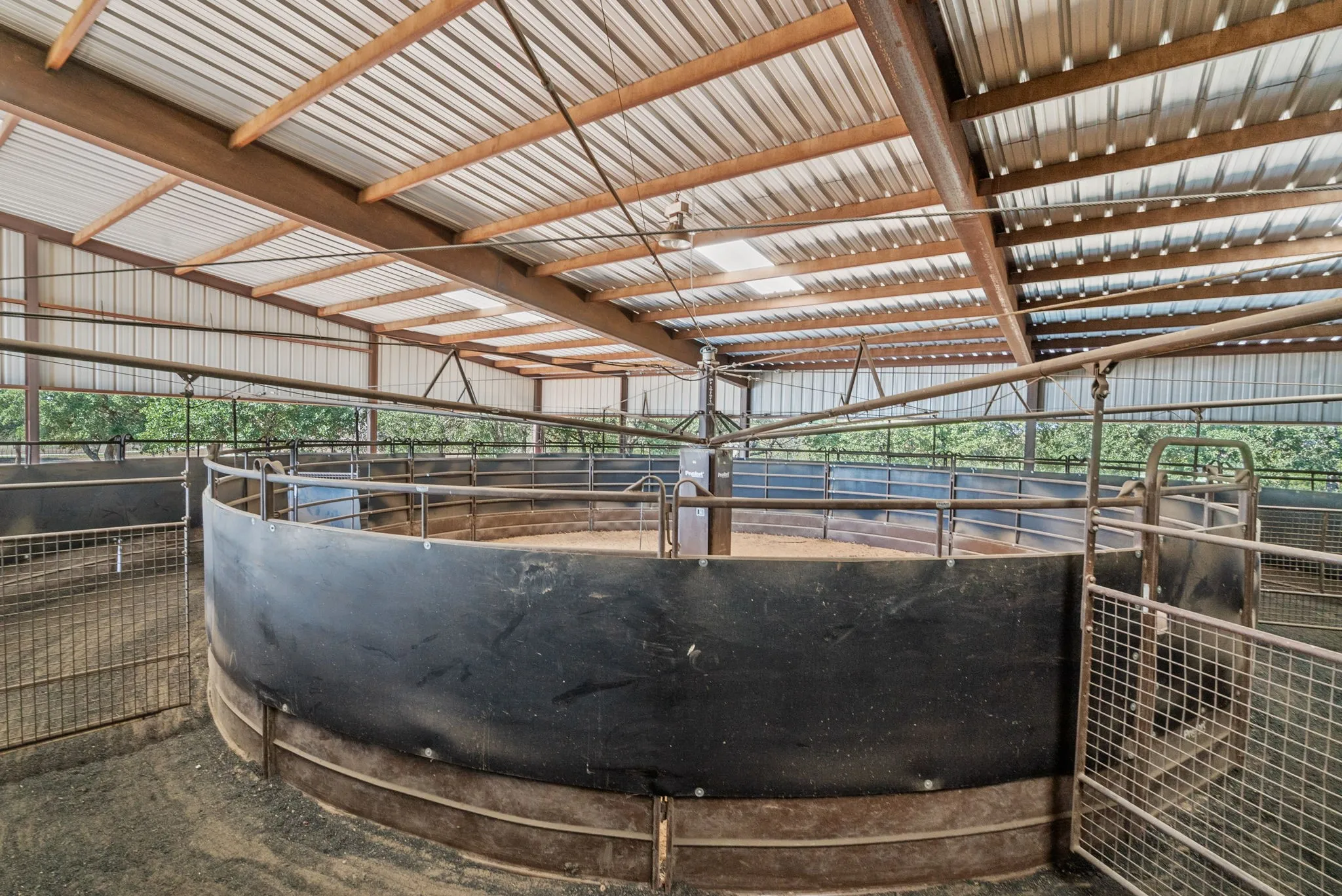 Farm For Sale in Parker County , 2710 Advance Road, Weatherford, Texas 76088, 3 Bedroom, 4 Bathroom, Garage spaces, 3,696 Sqft, built in 1987, mls#21403755, Real Estate Agent in Weatherford, Homes For Sale in Parker county, Homes For Sale in Weatherford, Realtor in Weatherford Texas, Real Estate Brokerage Independent Realty Texas, Luminita Cordes Realtor