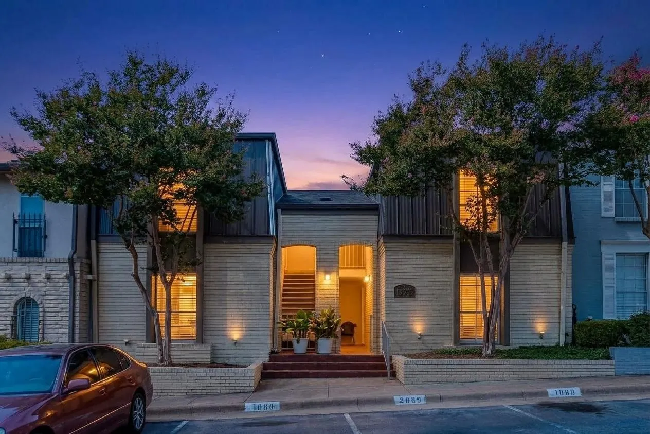 Condominium For Rent in Dallas County , 15919 Stillwood Street 2088, Dallas, Texas 75248, 1 Bedroom, 1 Bathroom, Garage spaces, 658 Sqft, built in 1968, mls#21403004, Real Estate Agent in Dallas, Homes For Rent in Dallas county, Homes For Rent in Dallas, Realtor in Dallas Texas, Real Estate Brokerage Independent Realty Texas, Luminita Cordes Realtor
