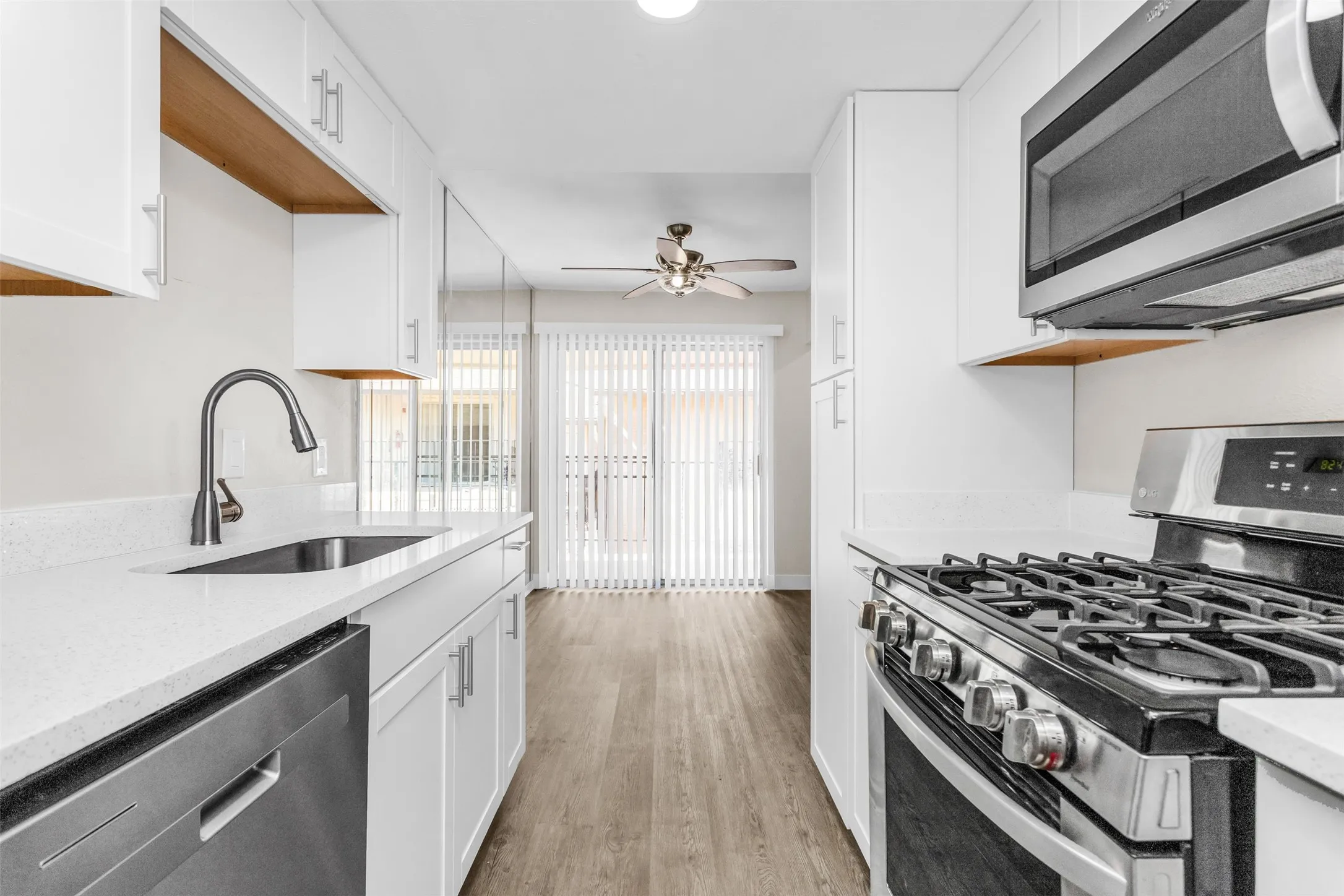 Condominium For Rent in Dallas County , 15919 Stillwood Street 2088, Dallas, Texas 75248, 1 Bedroom, 1 Bathroom, Garage spaces, 658 Sqft, built in 1968, mls#21403004, Real Estate Agent in Dallas, Homes For Rent in Dallas county, Homes For Rent in Dallas, Realtor in Dallas Texas, Real Estate Brokerage Independent Realty Texas, Luminita Cordes Realtor