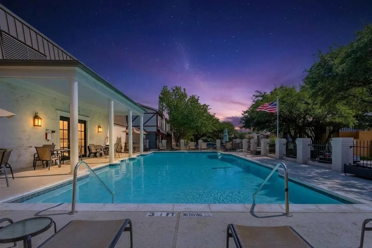 Condominium For Rent in Dallas County , 15919 Stillwood Street 2088, Dallas, Texas 75248, 1 Bedroom, 1 Bathroom, Garage spaces, 658 Sqft, built in 1968, mls#21403004, Real Estate Agent in Dallas, Homes For Rent in Dallas county, Homes For Rent in Dallas, Realtor in Dallas Texas, Real Estate Brokerage Independent Realty Texas, Luminita Cordes Realtor