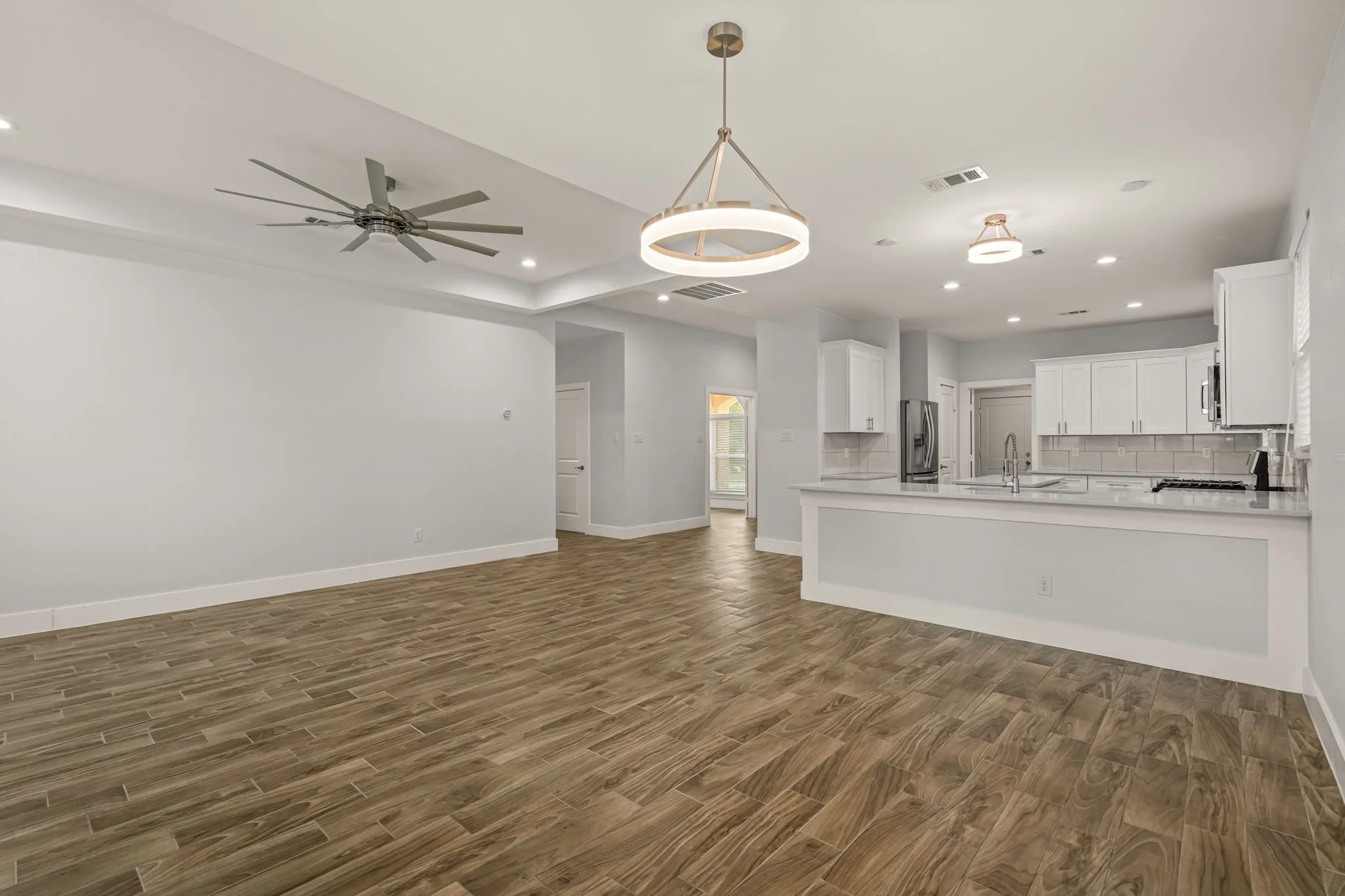 Single Family Residence For Sale in Tarrant County , 3807 Winding Road, Arlington, Texas 76016, 4 Bedroom, 3 Bathroom, 2 Garage spaces, 2,075 Sqft, built in 2020, mls#21402523, Real Estate Agent in Arlington, Homes For Sale in Tarrant county, Homes For Sale in Arlington, Realtor in Arlington Texas, Real Estate Brokerage Independent Realty Texas, Luminita Cordes Realtor