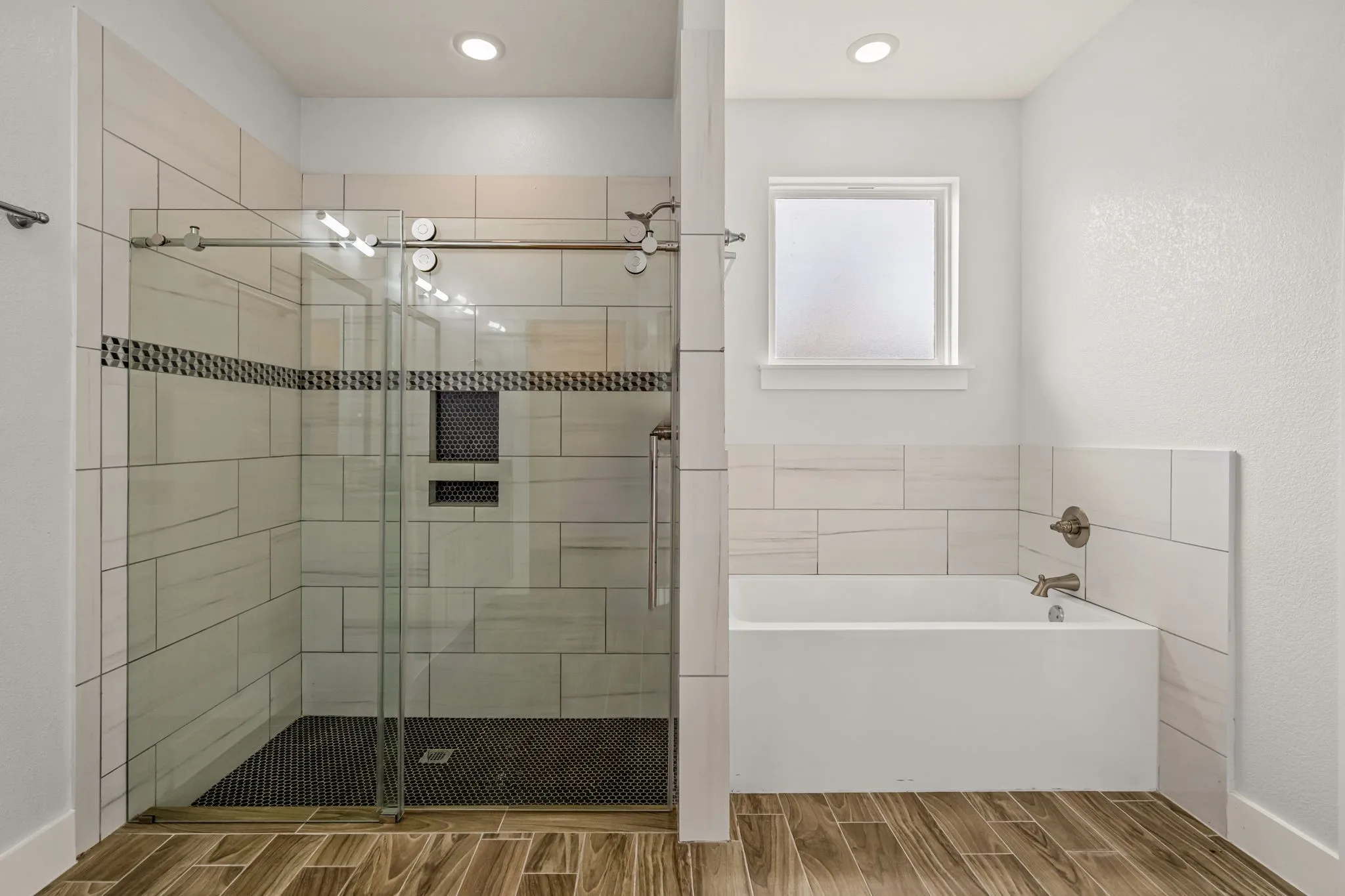 Single Family Residence For Sale in Tarrant County , 3807 Winding Road, Arlington, Texas 76016, 4 Bedroom, 3 Bathroom, 2 Garage spaces, 2,075 Sqft, built in 2020, mls#21402523, Real Estate Agent in Arlington, Homes For Sale in Tarrant county, Homes For Sale in Arlington, Realtor in Arlington Texas, Real Estate Brokerage Independent Realty Texas, Luminita Cordes Realtor