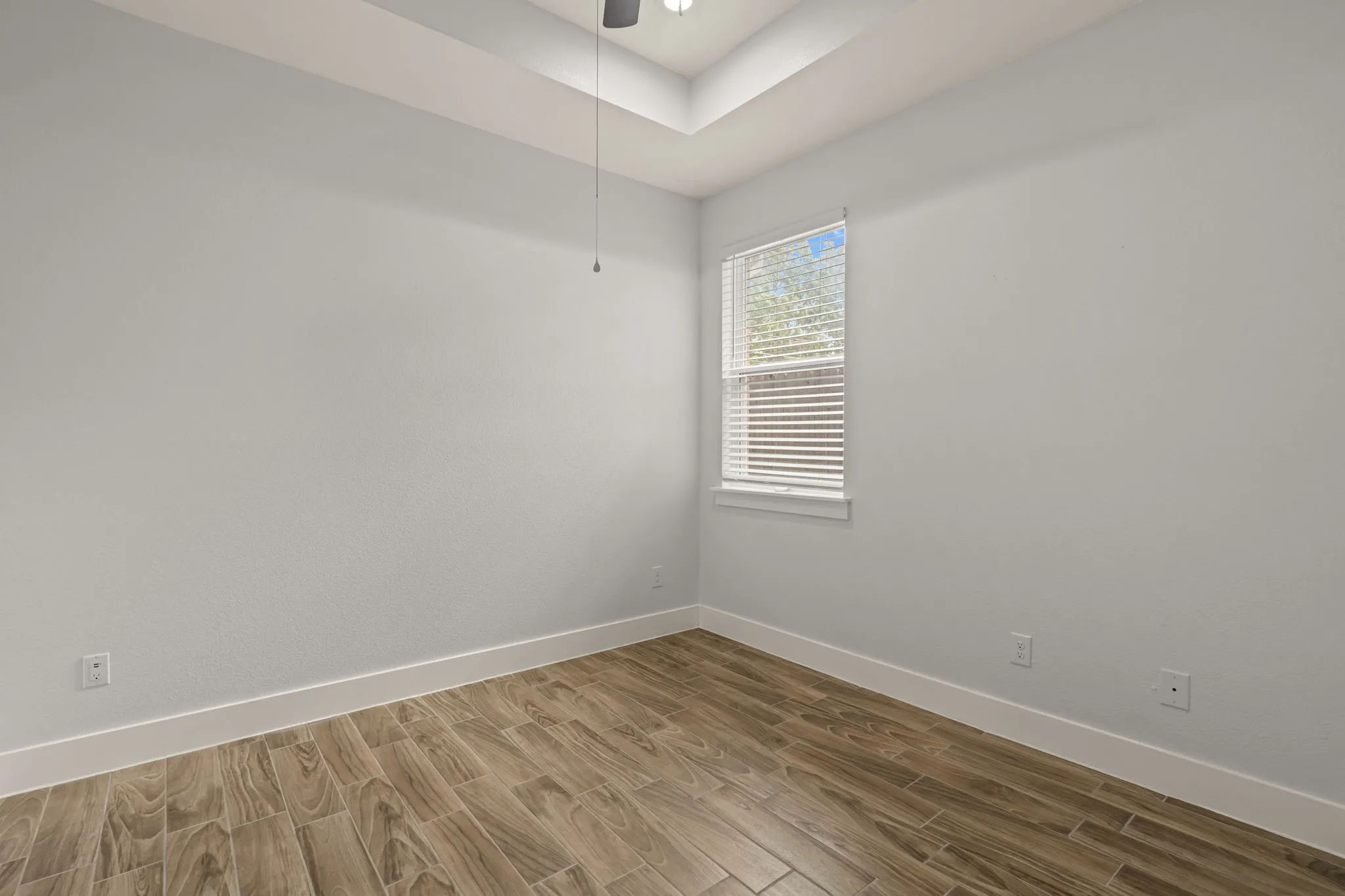 Single Family Residence For Sale in Tarrant County , 3807 Winding Road, Arlington, Texas 76016, 4 Bedroom, 3 Bathroom, 2 Garage spaces, 2,075 Sqft, built in 2020, mls#21402523, Real Estate Agent in Arlington, Homes For Sale in Tarrant county, Homes For Sale in Arlington, Realtor in Arlington Texas, Real Estate Brokerage Independent Realty Texas, Luminita Cordes Realtor