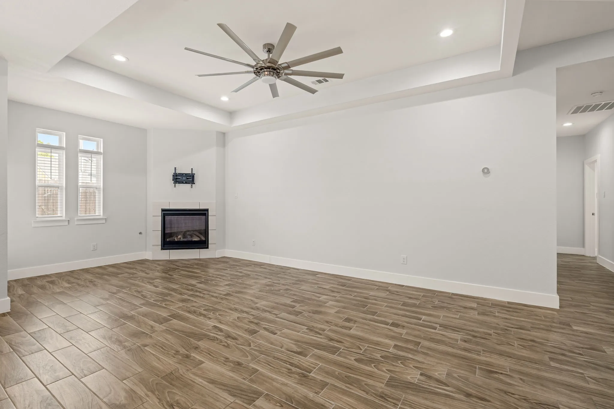 Single Family Residence For Sale in Tarrant County , 3807 Winding Road, Arlington, Texas 76016, 4 Bedroom, 3 Bathroom, 2 Garage spaces, 2,075 Sqft, built in 2020, mls#21402523, Real Estate Agent in Arlington, Homes For Sale in Tarrant county, Homes For Sale in Arlington, Realtor in Arlington Texas, Real Estate Brokerage Independent Realty Texas, Luminita Cordes Realtor