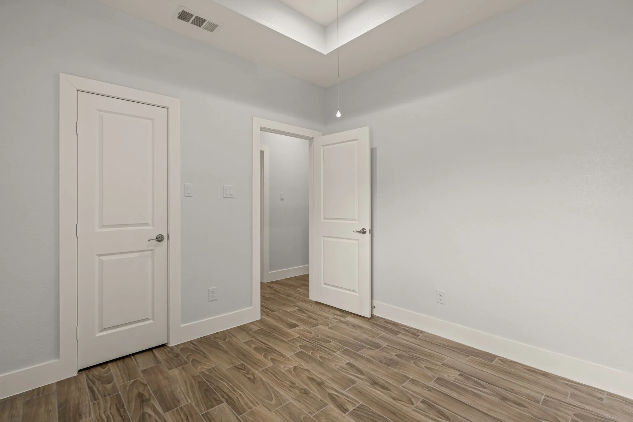 Single Family Residence For Sale in Tarrant County , 3807 Winding Road, Arlington, Texas 76016, 4 Bedroom, 3 Bathroom, 2 Garage spaces, 2,075 Sqft, built in 2020, mls#21402523, Real Estate Agent in Arlington, Homes For Sale in Tarrant county, Homes For Sale in Arlington, Realtor in Arlington Texas, Real Estate Brokerage Independent Realty Texas, Luminita Cordes Realtor