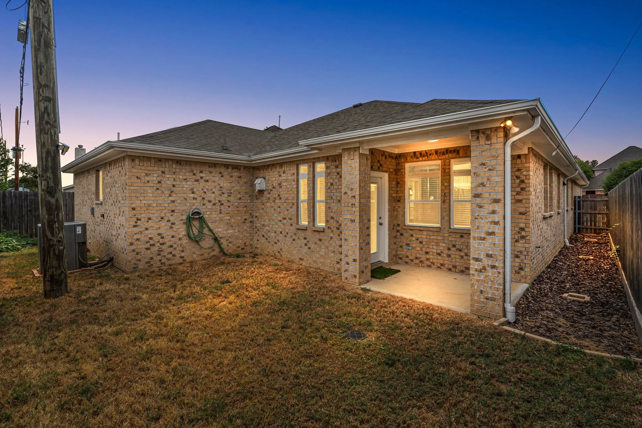 Single Family Residence For Sale in Tarrant County , 3807 Winding Road, Arlington, Texas 76016, 4 Bedroom, 3 Bathroom, 2 Garage spaces, 2,075 Sqft, built in 2020, mls#21402523, Real Estate Agent in Arlington, Homes For Sale in Tarrant county, Homes For Sale in Arlington, Realtor in Arlington Texas, Real Estate Brokerage Independent Realty Texas, Luminita Cordes Realtor