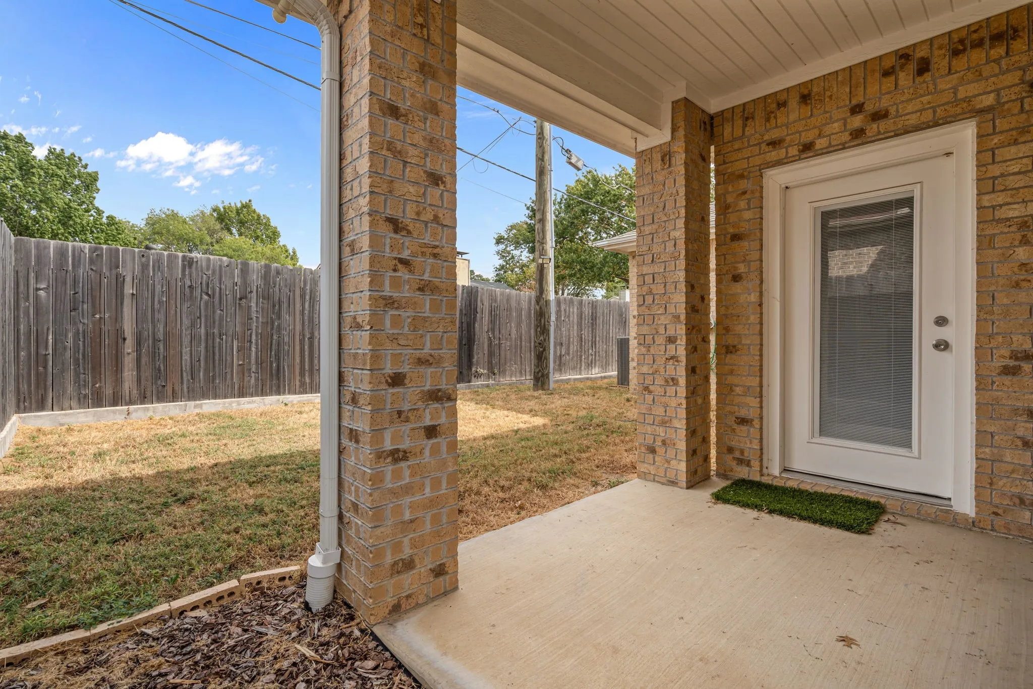 Single Family Residence For Sale in Tarrant County , 3807 Winding Road, Arlington, Texas 76016, 4 Bedroom, 3 Bathroom, 2 Garage spaces, 2,075 Sqft, built in 2020, mls#21402523, Real Estate Agent in Arlington, Homes For Sale in Tarrant county, Homes For Sale in Arlington, Realtor in Arlington Texas, Real Estate Brokerage Independent Realty Texas, Luminita Cordes Realtor
