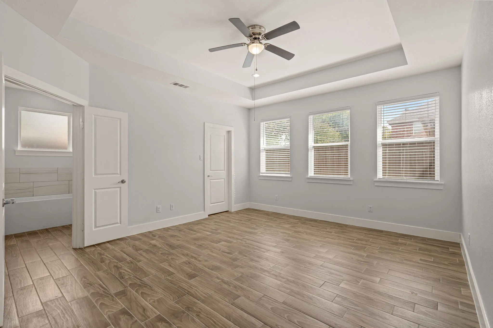 Single Family Residence For Sale in Tarrant County , 3807 Winding Road, Arlington, Texas 76016, 4 Bedroom, 3 Bathroom, 2 Garage spaces, 2,075 Sqft, built in 2020, mls#21402523, Real Estate Agent in Arlington, Homes For Sale in Tarrant county, Homes For Sale in Arlington, Realtor in Arlington Texas, Real Estate Brokerage Independent Realty Texas, Luminita Cordes Realtor