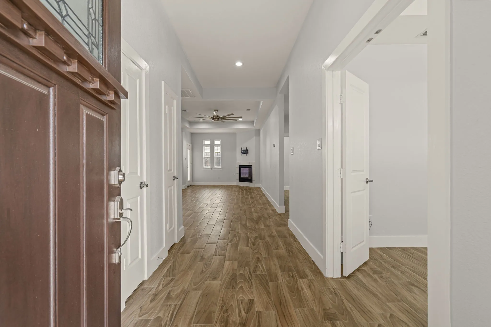 Single Family Residence For Sale in Tarrant County , 3807 Winding Road, Arlington, Texas 76016, 4 Bedroom, 3 Bathroom, 2 Garage spaces, 2,075 Sqft, built in 2020, mls#21402523, Real Estate Agent in Arlington, Homes For Sale in Tarrant county, Homes For Sale in Arlington, Realtor in Arlington Texas, Real Estate Brokerage Independent Realty Texas, Luminita Cordes Realtor