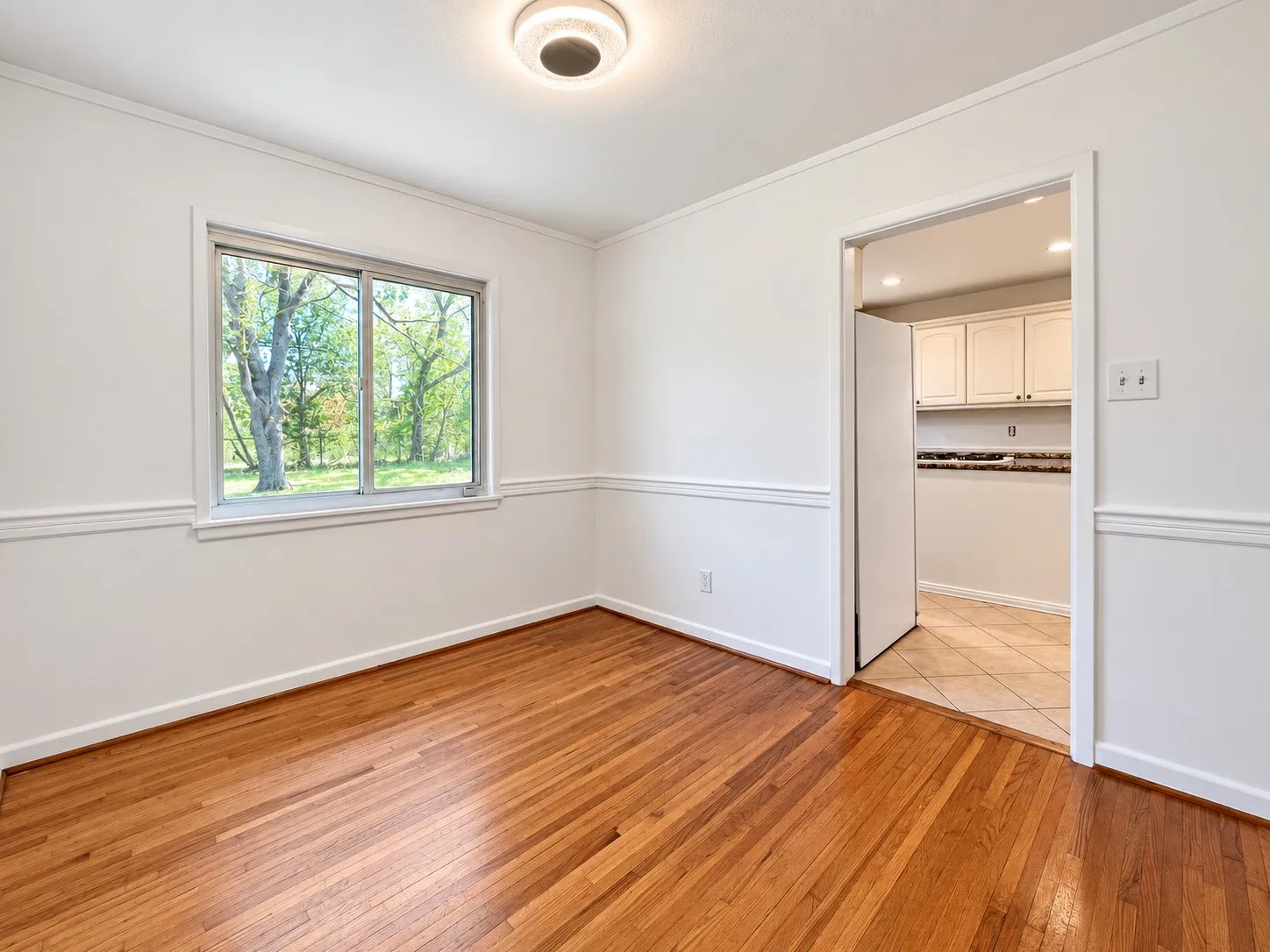 Single Family Residence For Rent in Dallas County , 9926 Dresden Drive, Dallas, Texas 75220, 2 Bedroom, 1 Bathroom, 1 Garage spaces, 893 Sqft, built in 1950, mls#21403732, Real Estate Agent in Dallas, Homes For Rent in Dallas county, Homes For Rent in Dallas, Realtor in Dallas Texas, Real Estate Brokerage Independent Realty Texas, Luminita Cordes Realtor